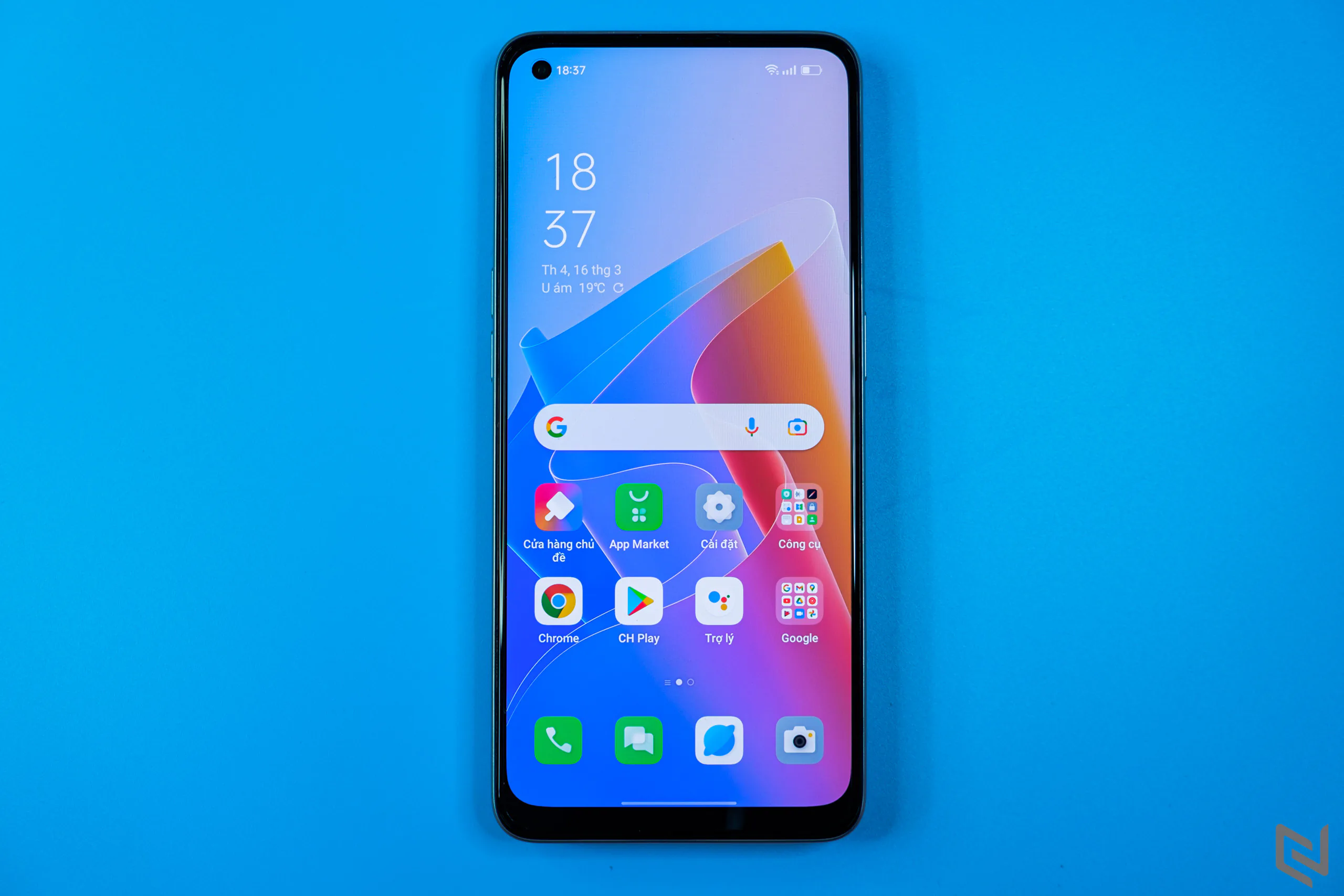 Mở hộp OPPO Reno7 Z 5G: Thiết kế phá cách, viền sáng kép là điểm nhấn