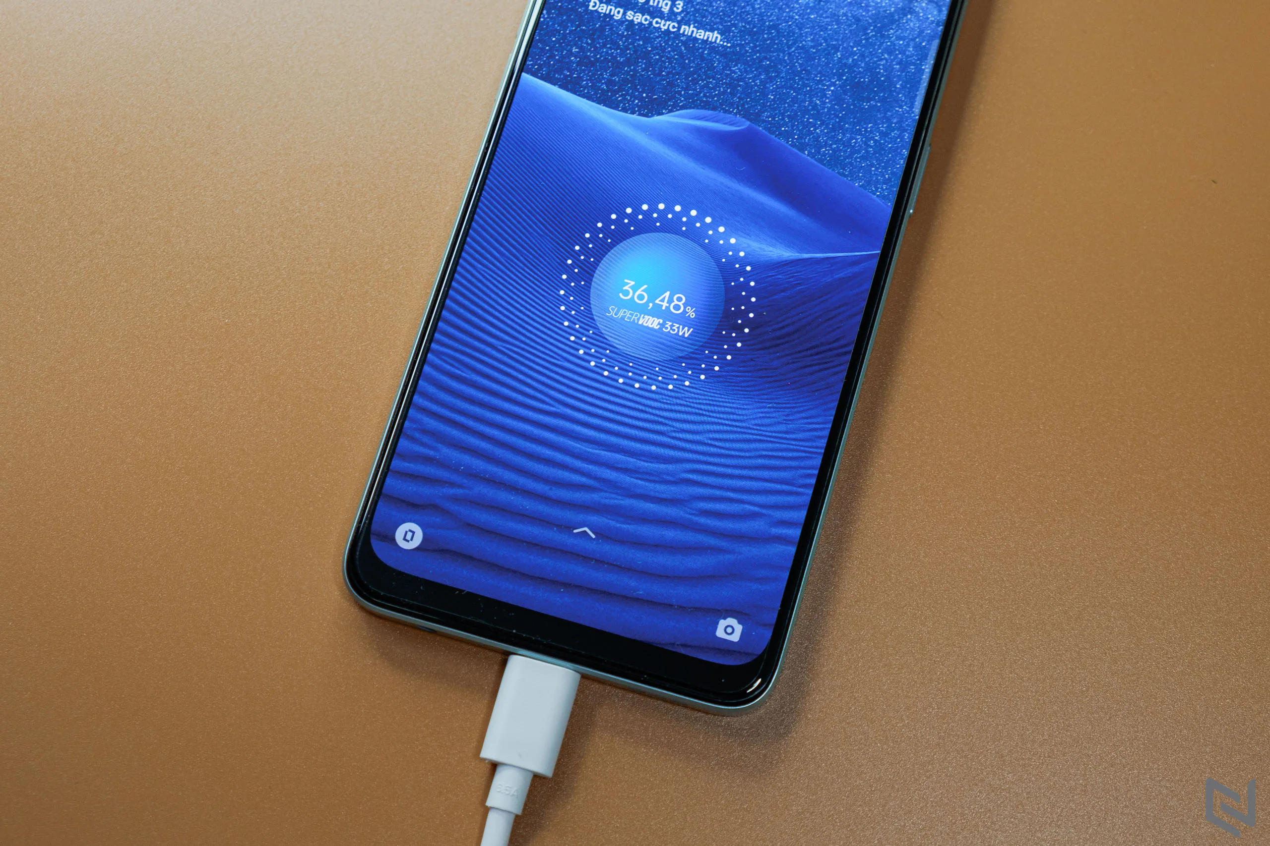 Mở hộp OPPO Reno7 Z 5G: Thiết kế phá cách, viền sáng kép là điểm nhấn