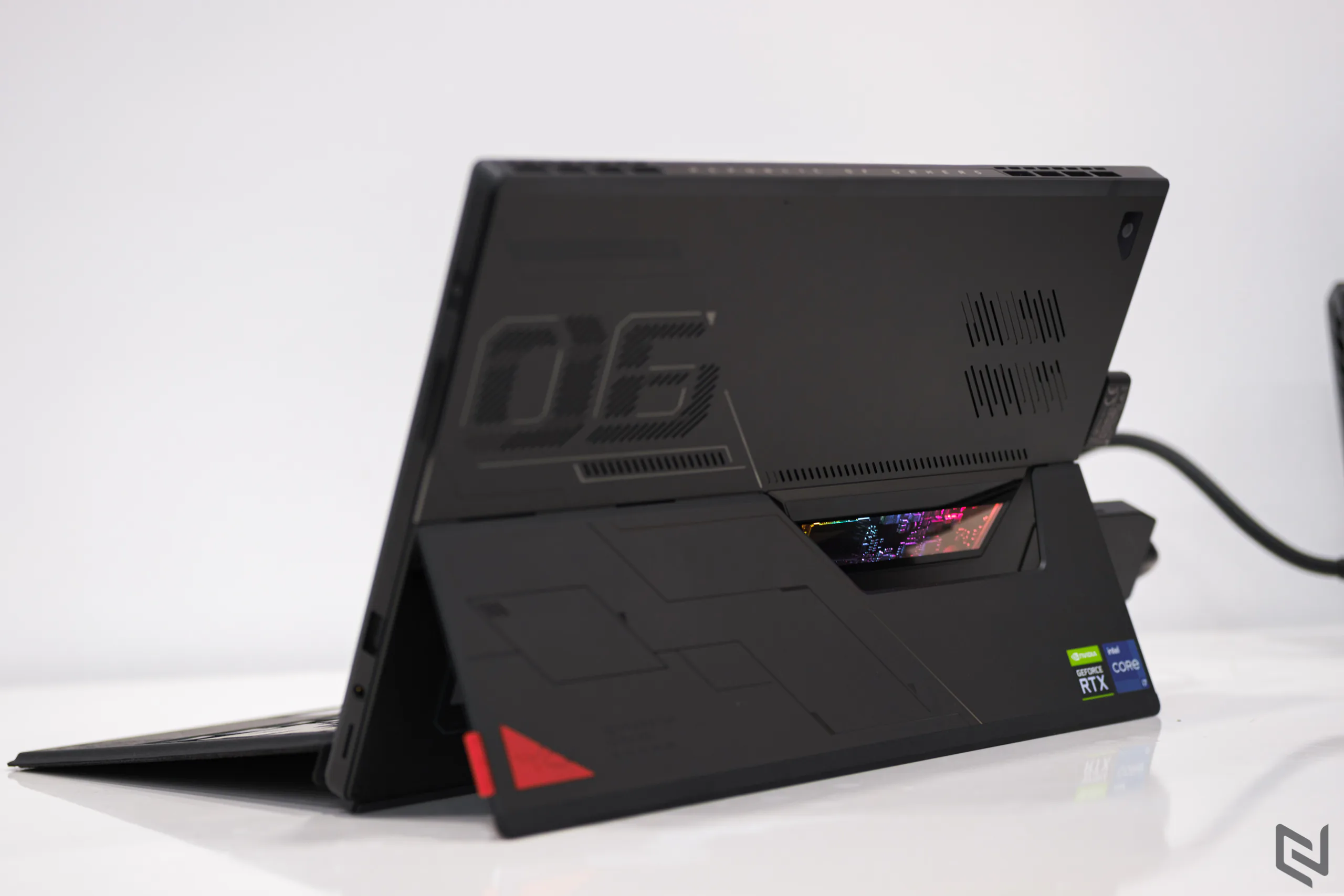 Trên tay ROG Flow Z13: Gaming Tablet chơi game cấu hình siêu khủng, hiệu năng cực mạnh với đồ họa lên đến NVIDIA GeForce RTX 3080