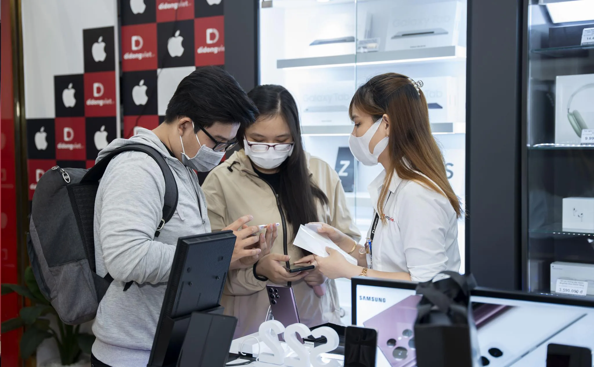 Di Động Việt tổ chức sự kiện “Vẽ Tiếp Ước Mơ”, trải nghiệm và mở bán sớm Samsung Galaxy S22 series