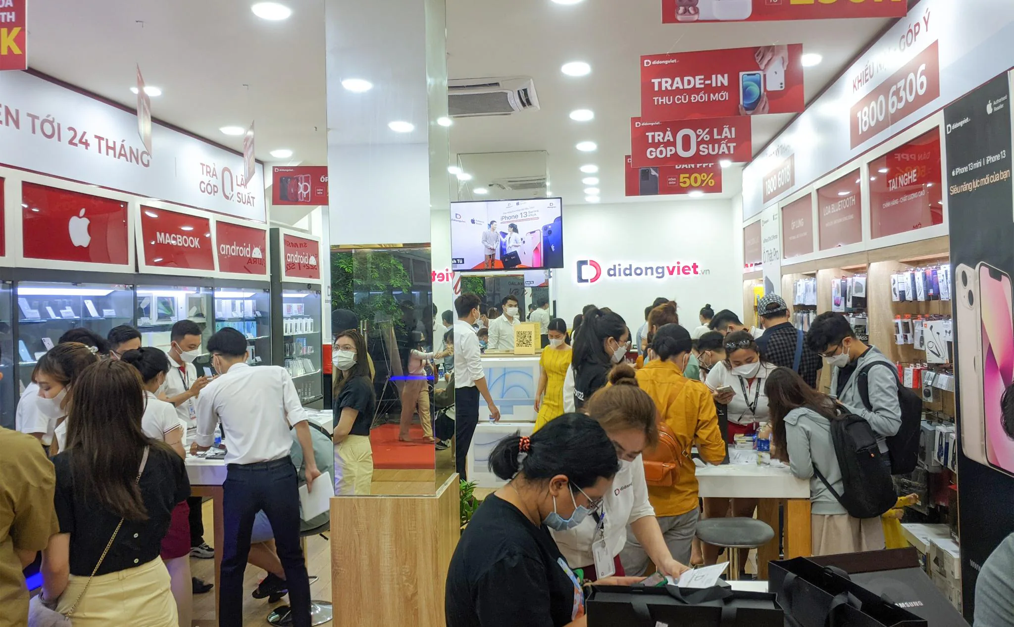 Di Động Việt tổ chức sự kiện “Vẽ Tiếp Ước Mơ”, trải nghiệm và mở bán sớm Samsung Galaxy S22 series