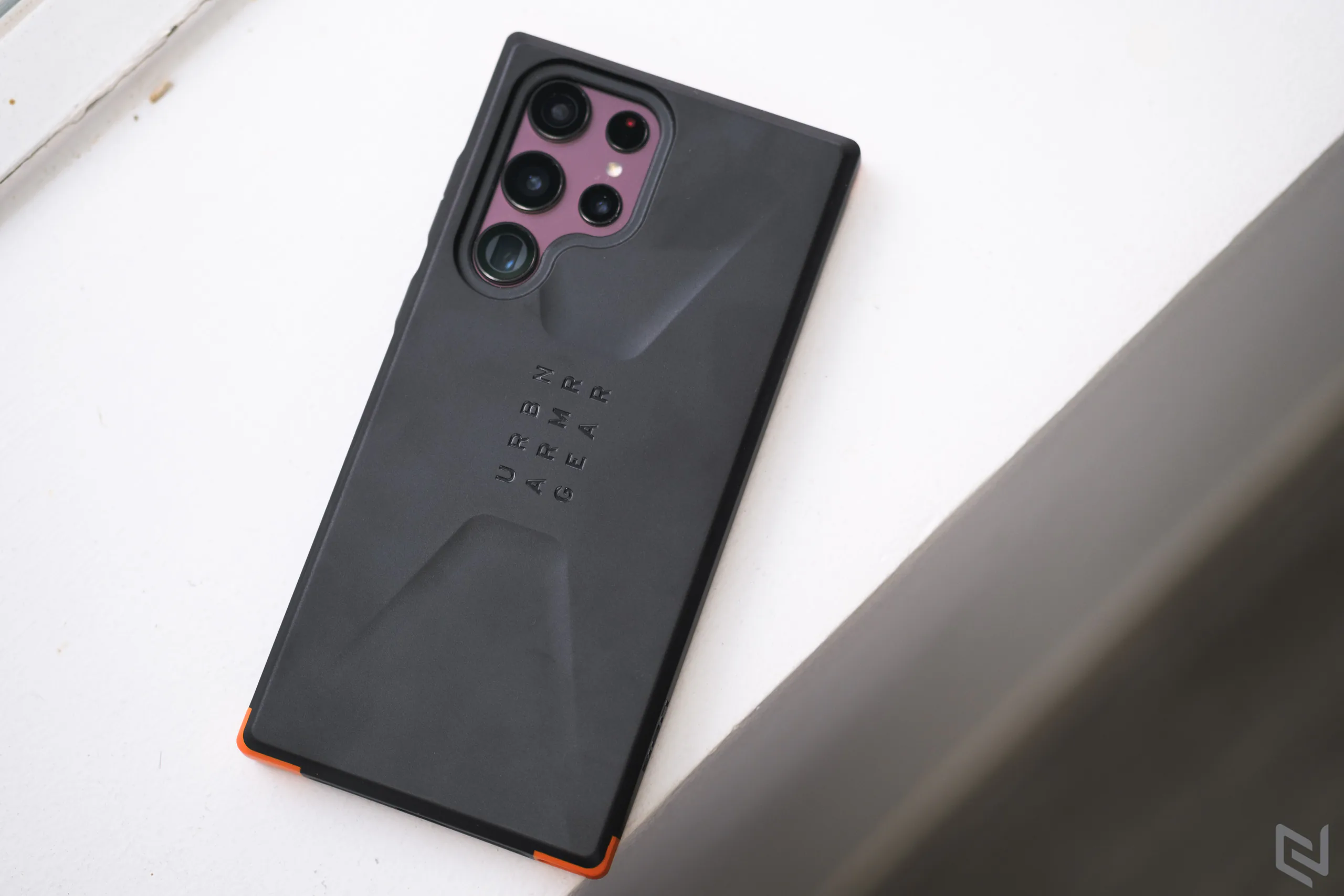 Trên tay ốp lưng UAG Civilian cho Samsung Galaxy S22 Ultra