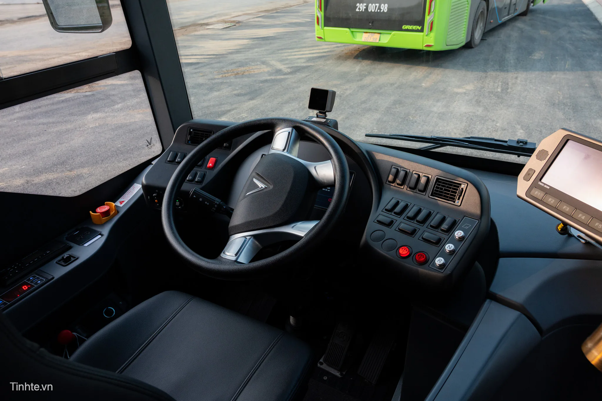 Tuyến xe buýt điện đầu tiên của VinBus tại TP.HCM đã được triển khai