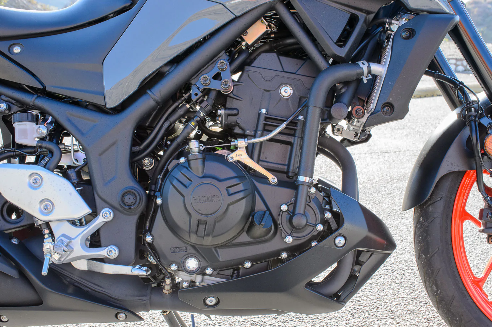 “Kỵ sĩ bóng đêm” Yamaha MT-03 2022 có giá bán chính thức từ 129 triệu đồng tại Việt Nam