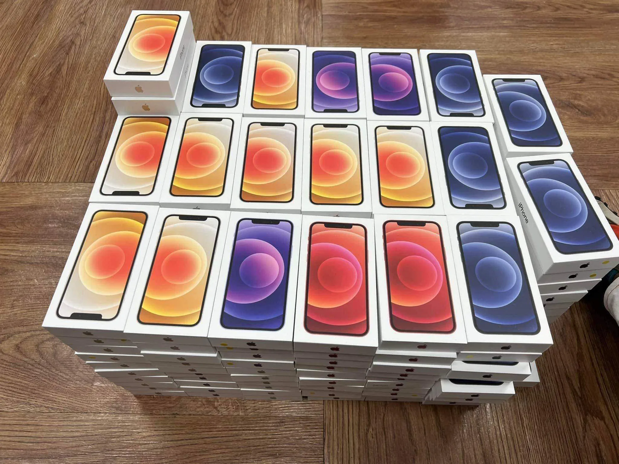 Nguồn gốc iPhone 12 giá rẻ tại Việt Nam gần đây