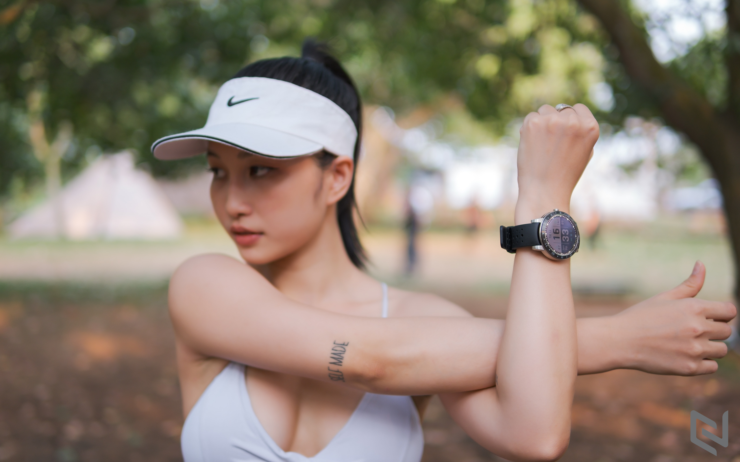 ASUS giới thiệu smartwatch VivoWatch 5, đồng hồ đeo tay đo được huyết áp
