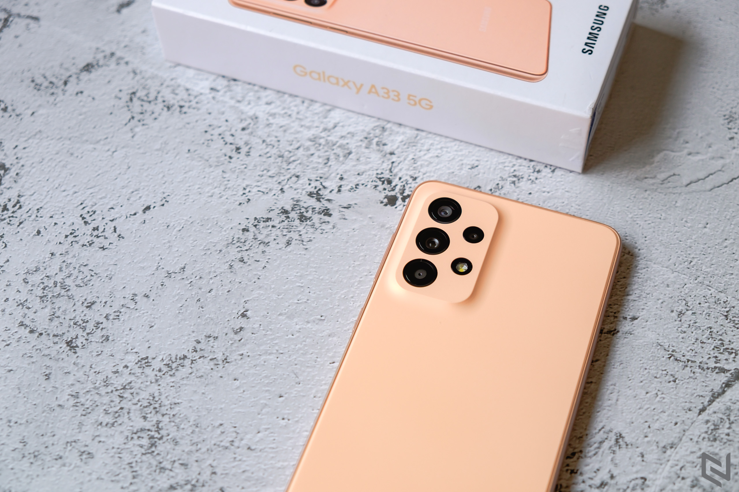 Mở hộp và trên tay Samsung Galaxy A33 5G: Tuỳ chọn màu sắc trẻ trung và hiệu năng mạnh mẽ