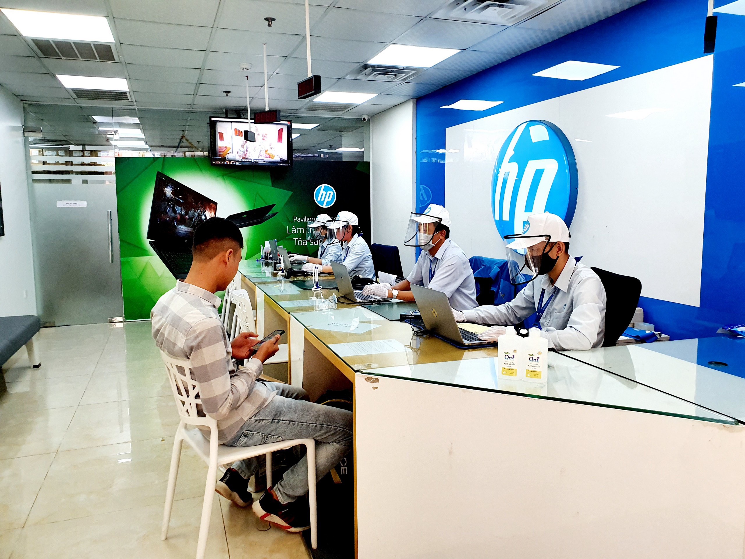 HP được vinh danh là Thương hiệu dẫn đầu Việt Nam về Chăm Sóc Khách Hàng 2021