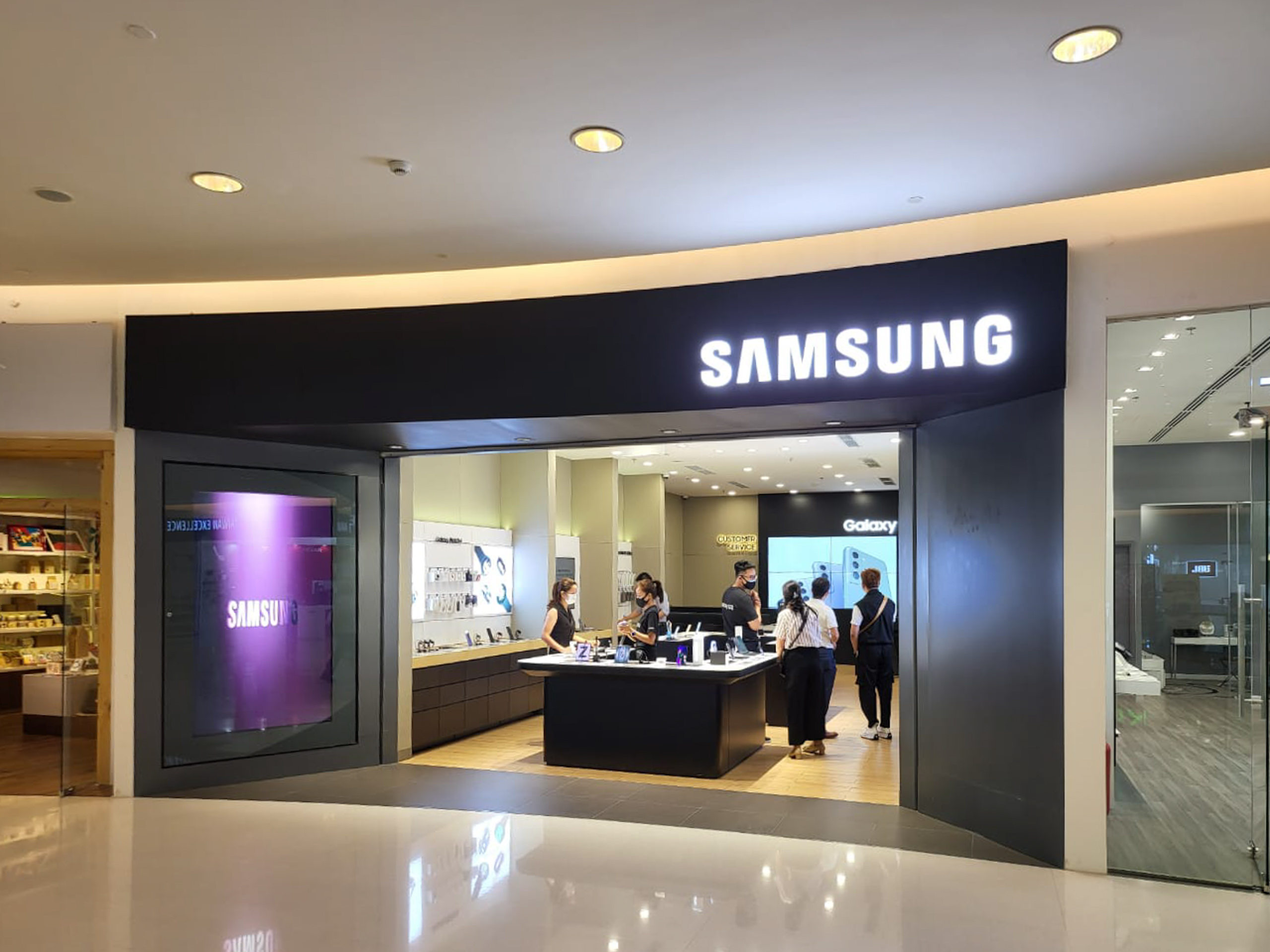 Samsung khai trương chuỗi cửa hàng ủy quyền cao cấp tại Việt Nam