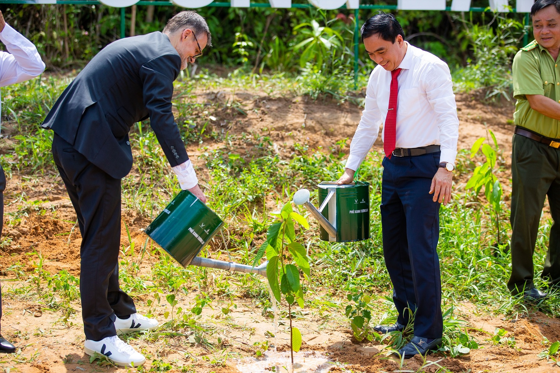 VinFast khởi động dự án trồng rừng "Phủ xanh tương lai"