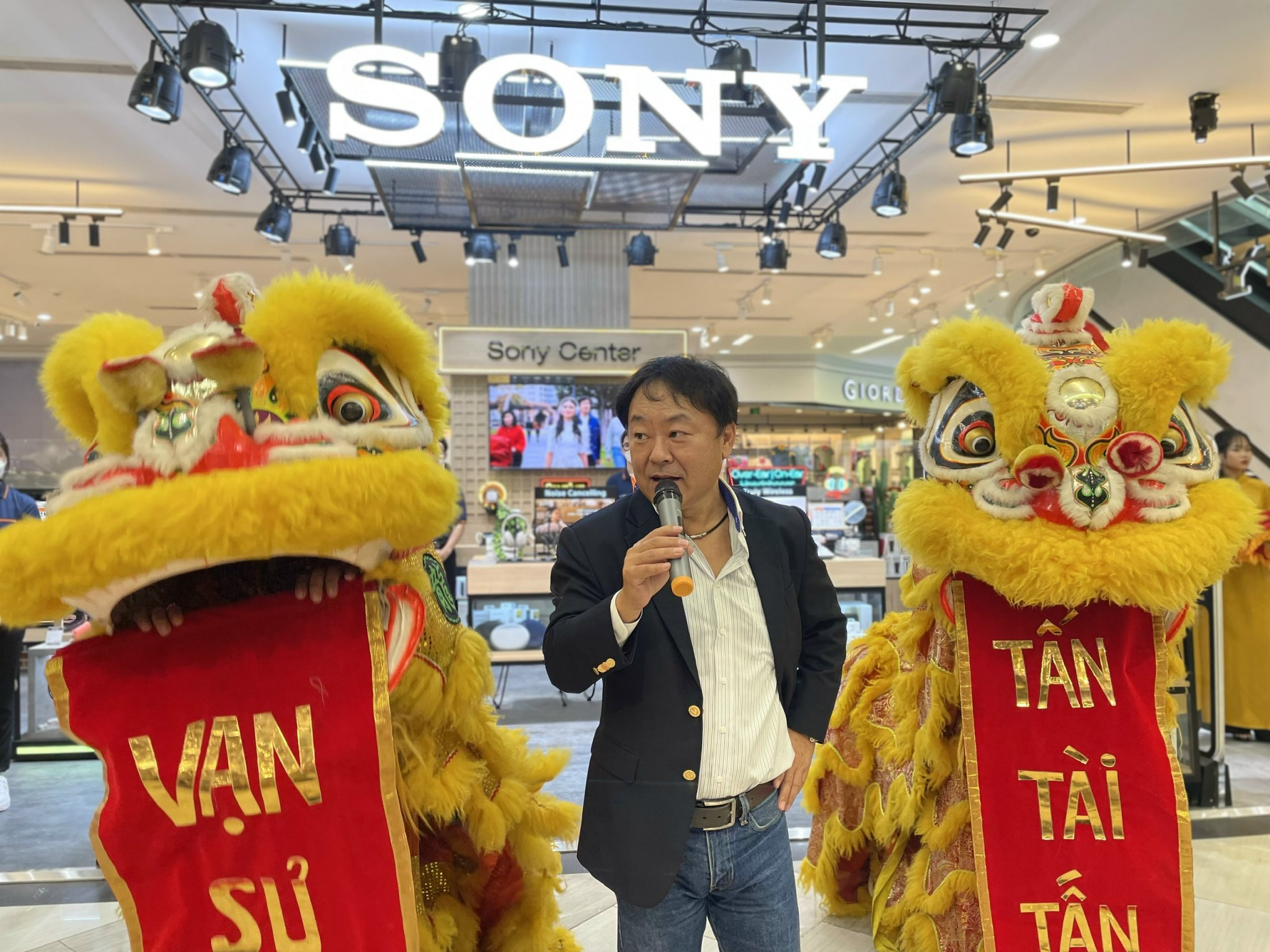 Khai trương Sony Center tại Vạn Hạnh Mall: Trải nghiệm thú vị - ưu đãi đa dạng