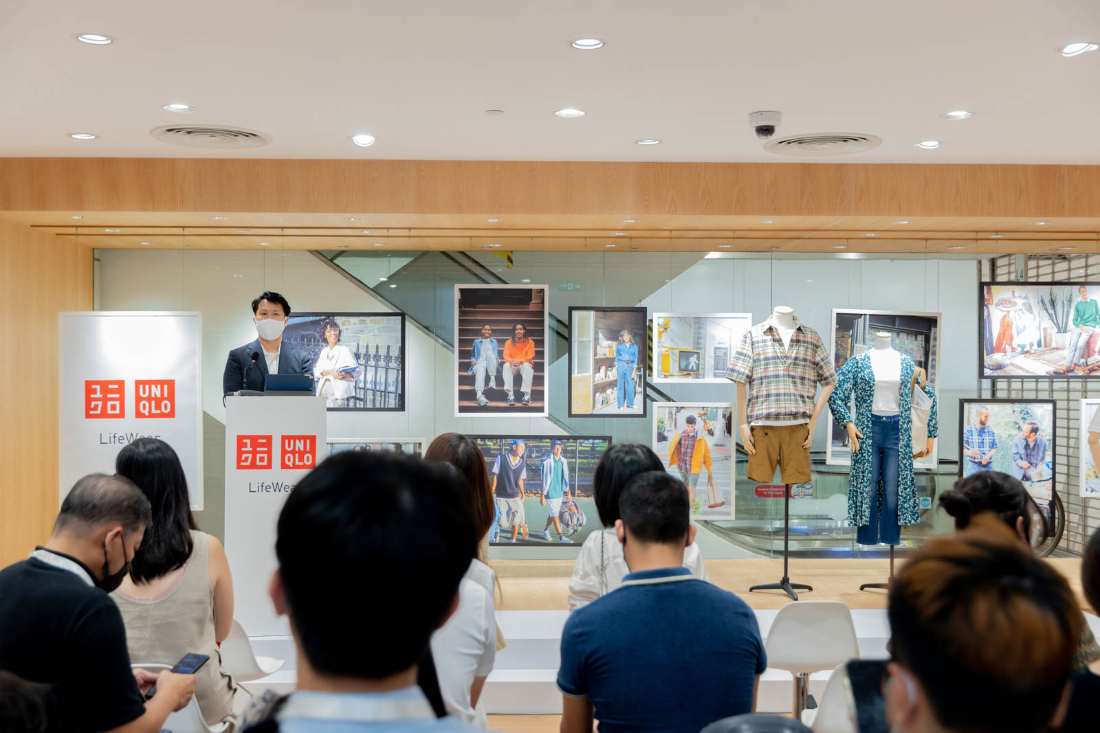 Cửa hàng UNIQLO SAIGON CENTRE chính thức khai trương vào lúc 9:30 sáng ngày 22/04