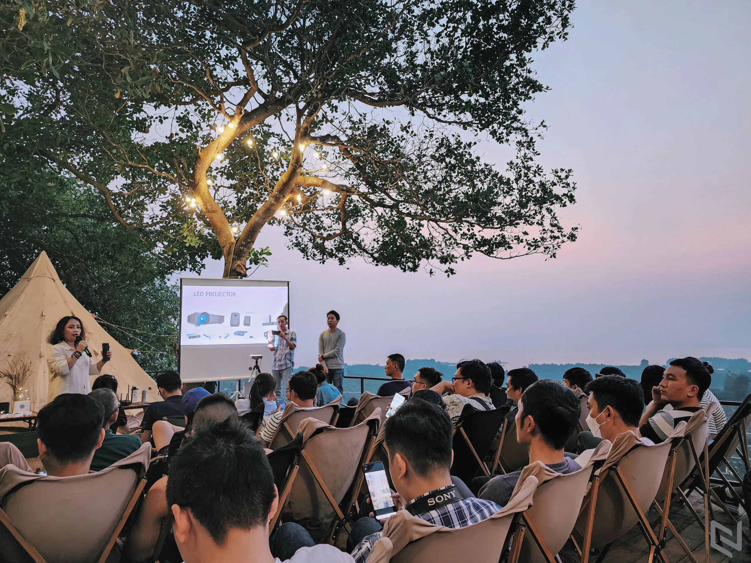 Bộ ảnh chụp bằng camera Galaxy S22 Ultra trong chuyến đi cắm trại tại Tropical eGlamping