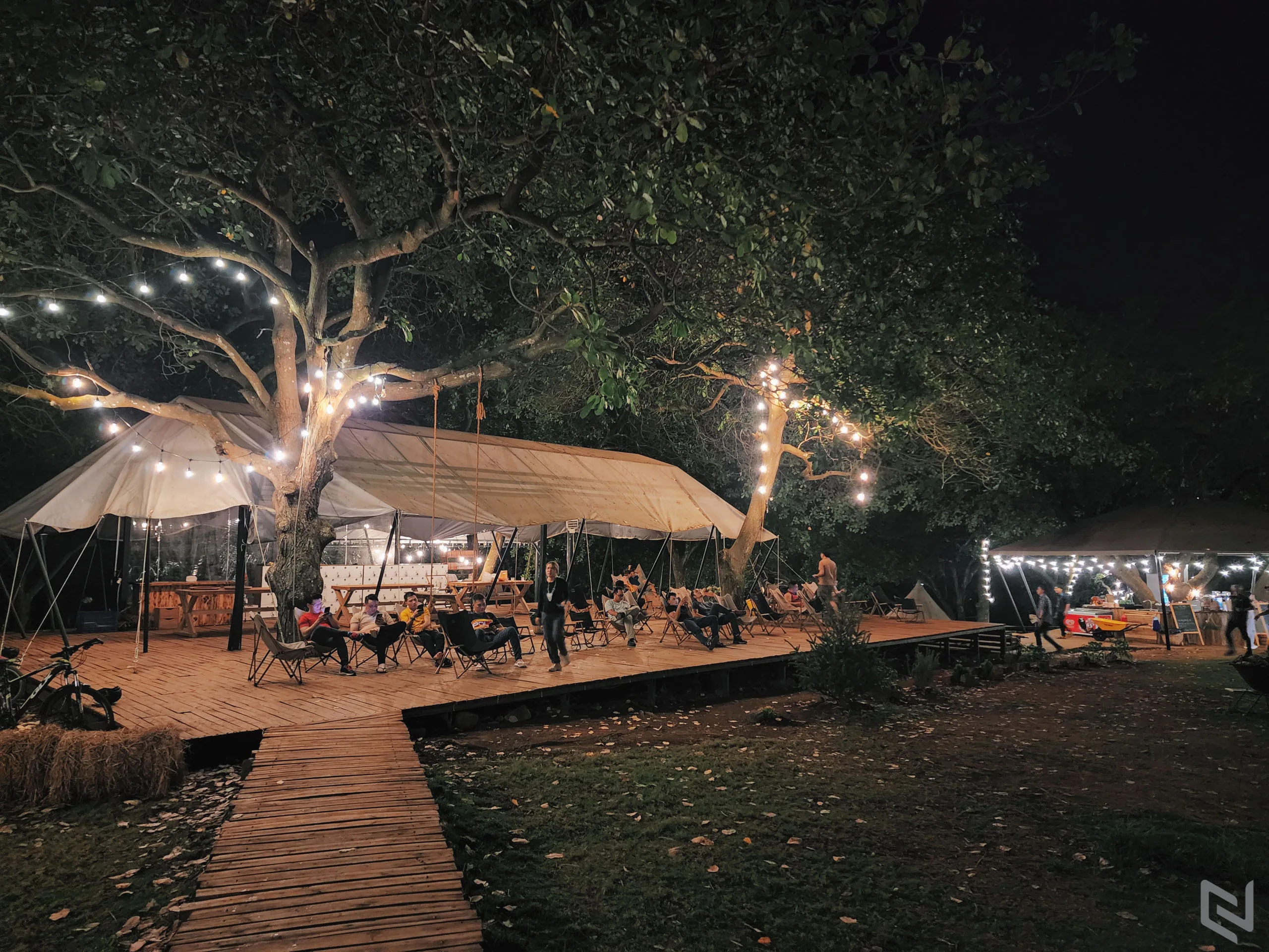 Bộ ảnh chụp bằng camera Galaxy S22 Ultra trong chuyến đi cắm trại tại Tropical eGlamping