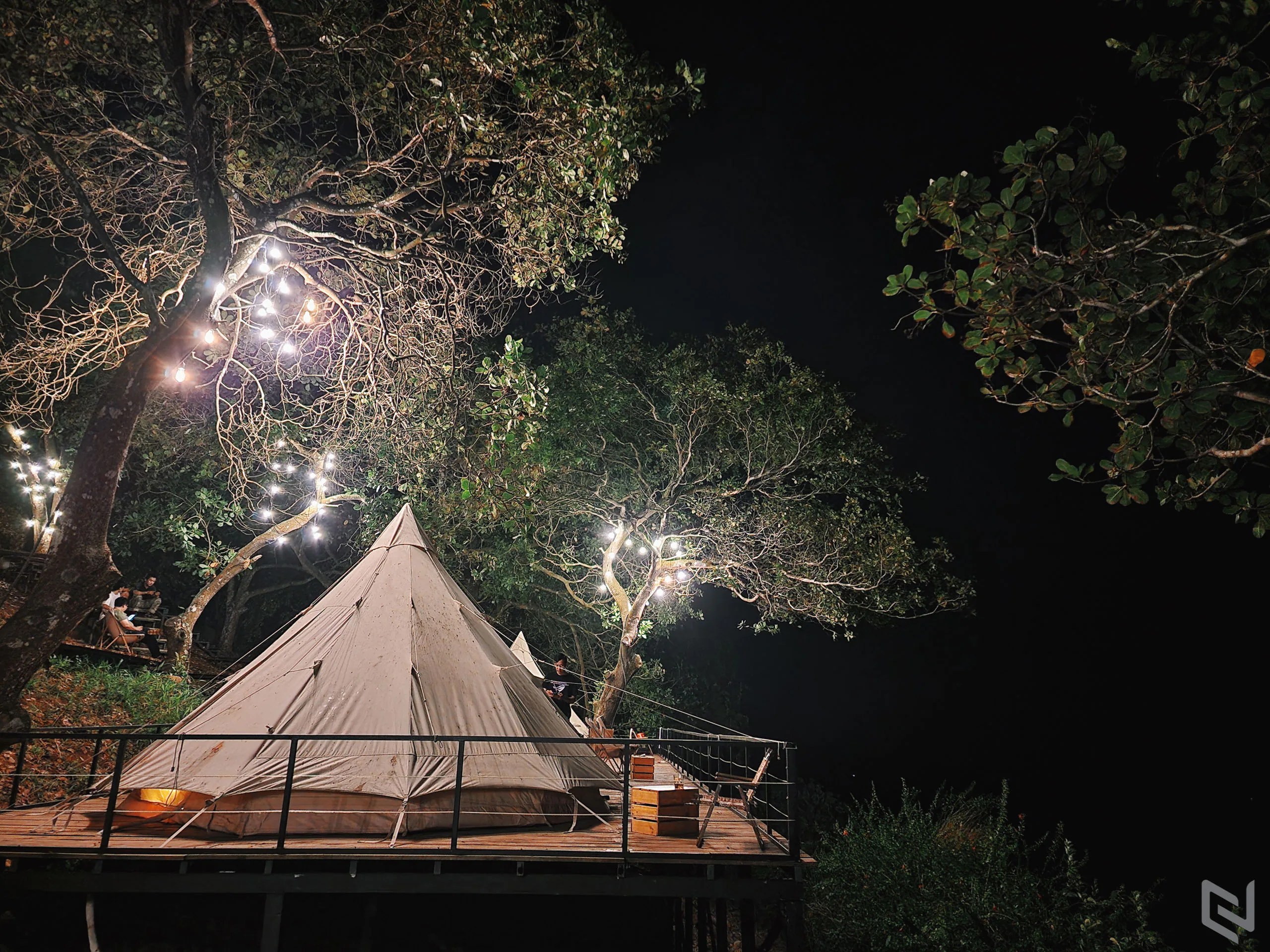 Bộ ảnh chụp bằng camera Galaxy S22 Ultra trong chuyến đi cắm trại tại Tropical eGlamping