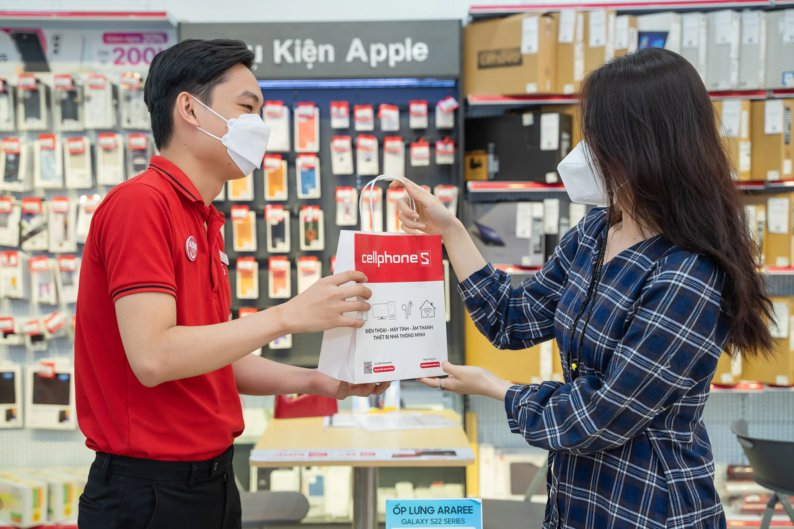 iPhone 13 series bản Xanh lá chính hãng mở bán tại CellphoneS