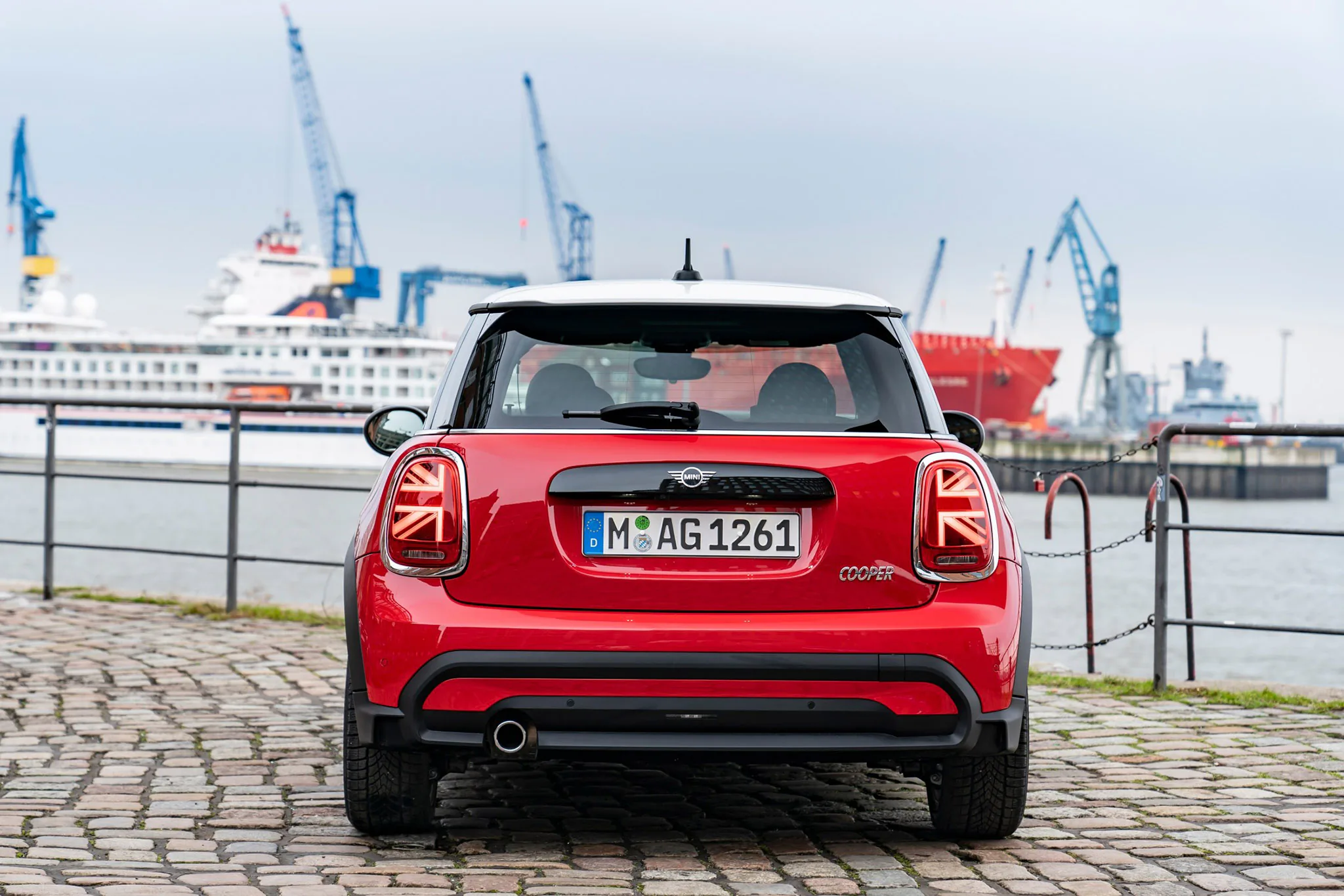 MINI 3-Cửa 2022: Mẫu hatchback hạng sang cá tính cho đô thị, giá 1.919 tỷ đồng