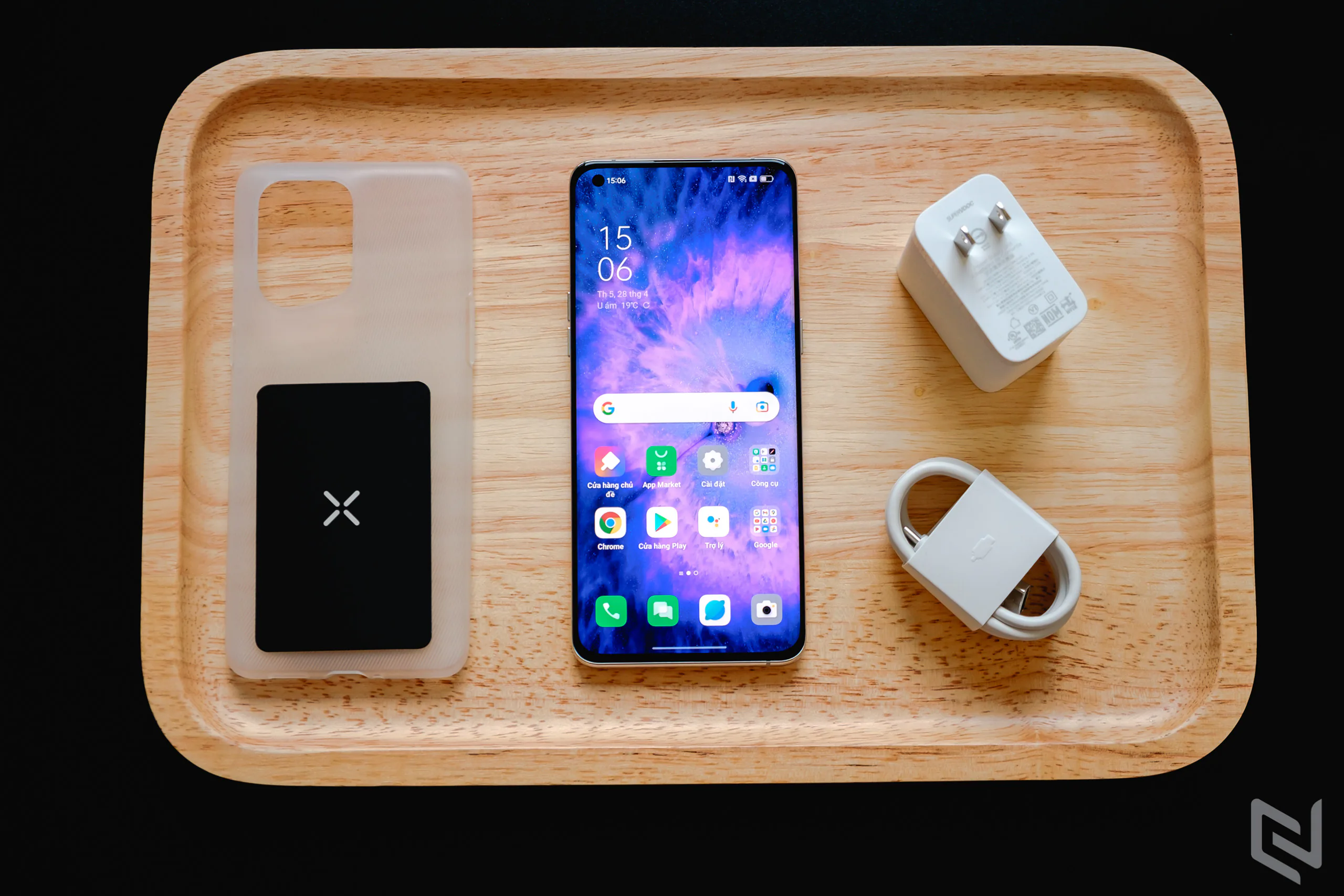 Mở hộp OPPO Find X5 Pro 5G: Màu trắng Ceramic tuyệt đẹp, hộp tái chế bảo vệ môi trường và rất nhiều thông số cao cấp khác nữa