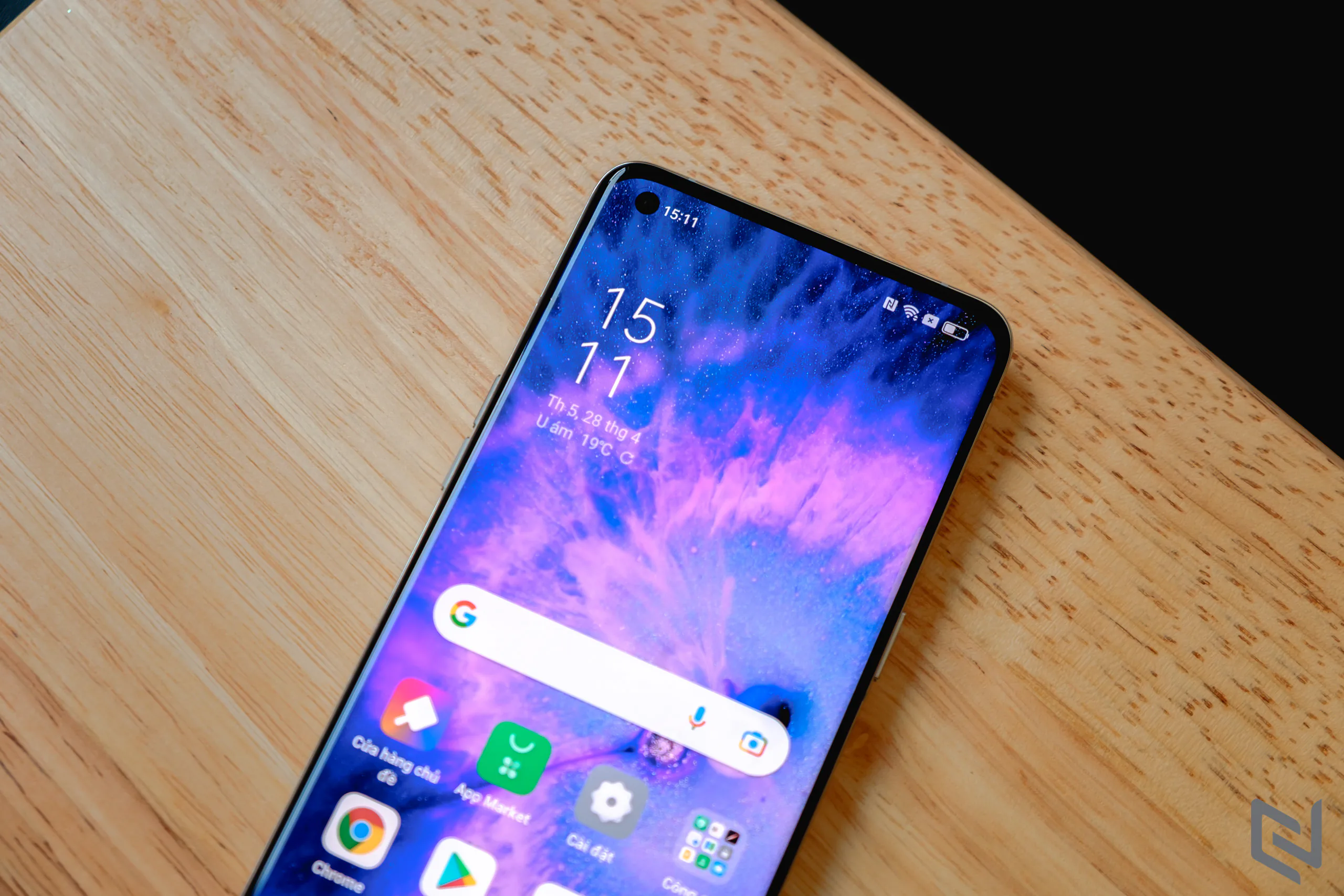 Mở hộp OPPO Find X5 Pro 5G: Màu trắng Ceramic tuyệt đẹp, hộp tái chế bảo vệ môi trường và rất nhiều thông số cao cấp khác nữa