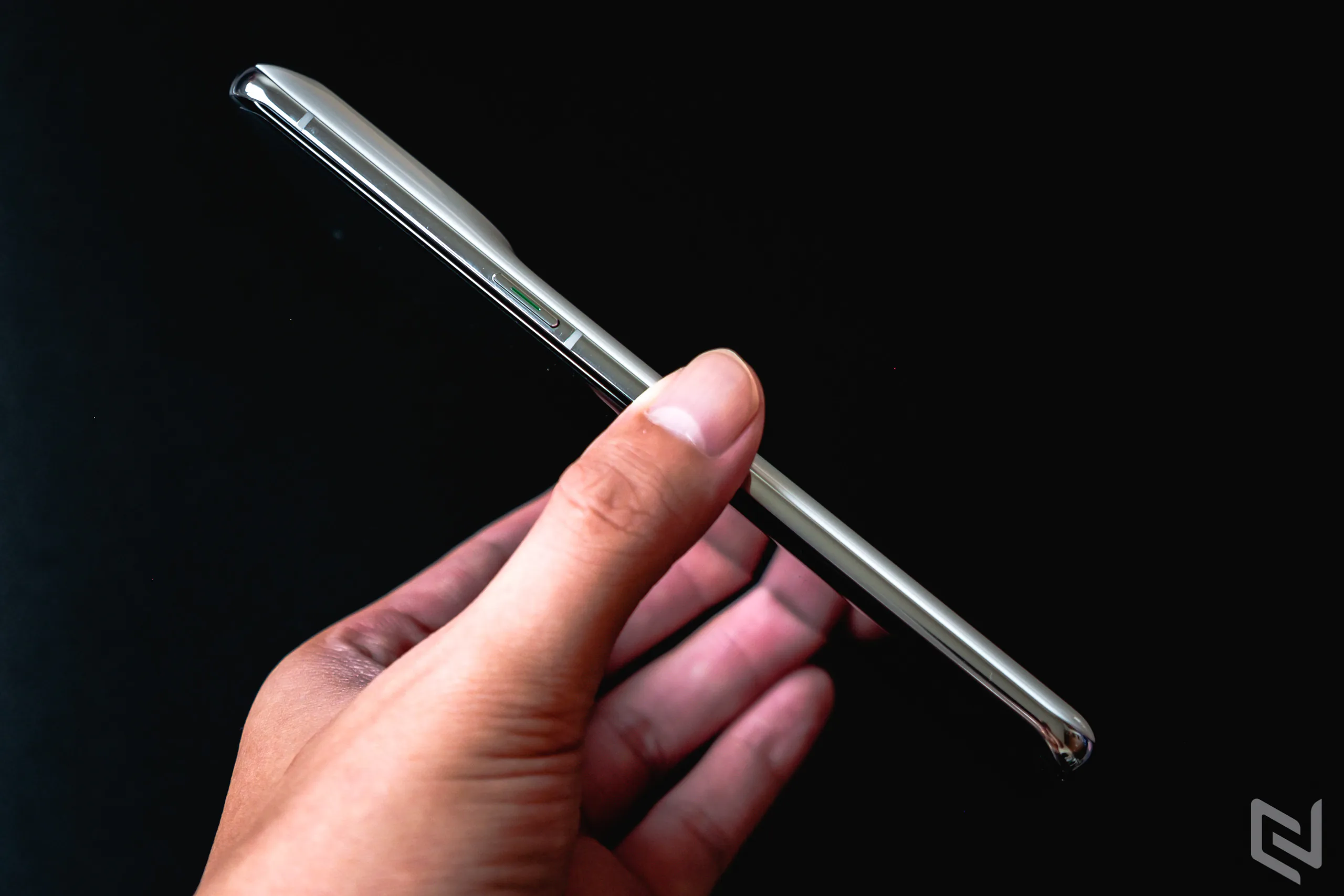 Mở hộp OPPO Find X5 Pro 5G: Màu trắng Ceramic tuyệt đẹp, hộp tái chế bảo vệ môi trường và rất nhiều thông số cao cấp khác nữa