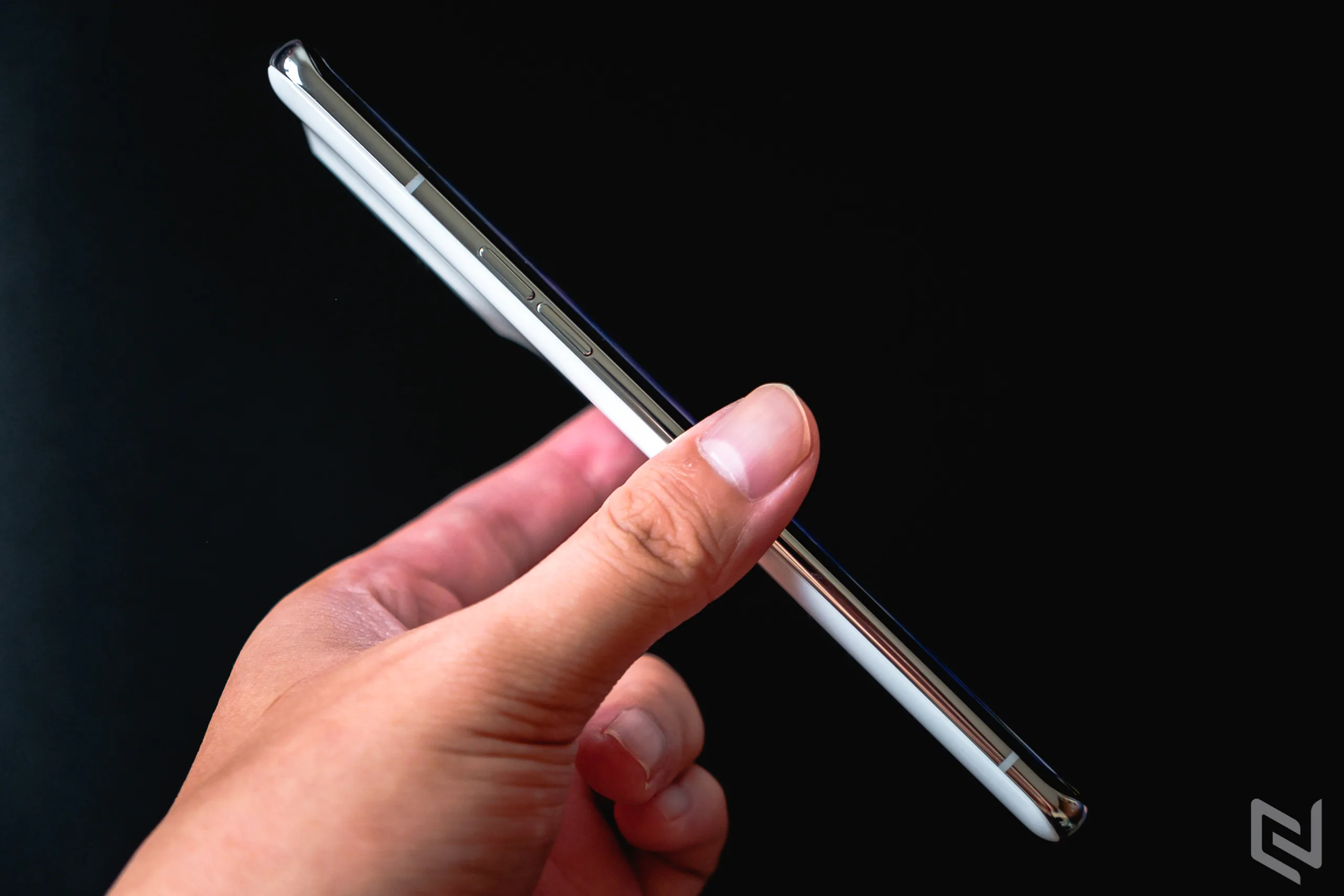 Mở hộp OPPO Find X5 Pro 5G: Màu trắng Ceramic tuyệt đẹp, hộp tái chế bảo vệ môi trường và rất nhiều thông số cao cấp khác nữa