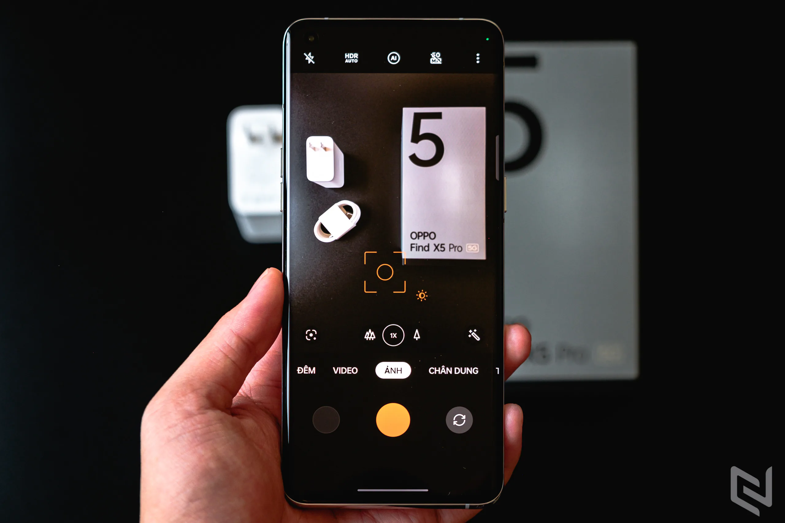 Mở hộp OPPO Find X5 Pro 5G: Màu trắng Ceramic tuyệt đẹp, hộp tái chế bảo vệ môi trường và rất nhiều thông số cao cấp khác nữa
