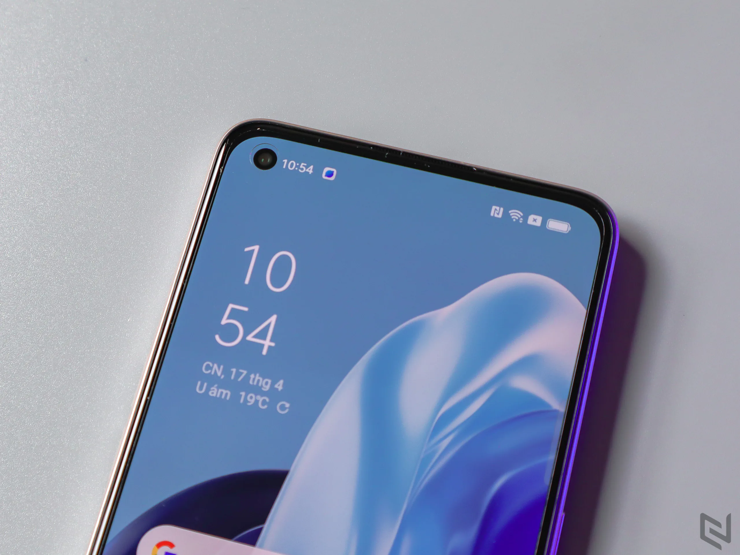 Trên tay OPPO Reno7 - Lựa chọn hợp lý cho mọi lứa tuổi với mức giá phải chăng