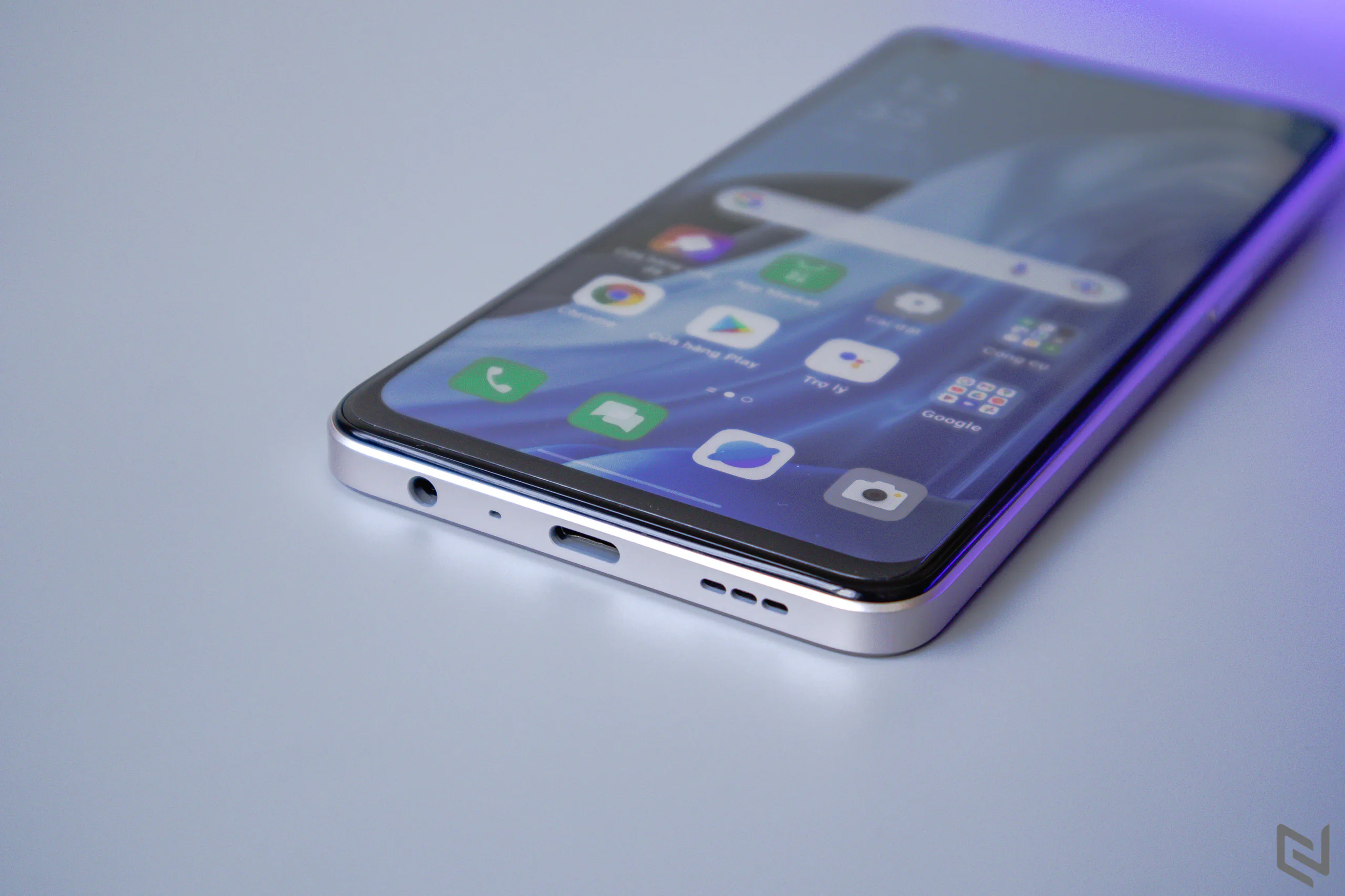 Trên tay OPPO Reno7 - Lựa chọn hợp lý cho mọi lứa tuổi với mức giá phải chăng