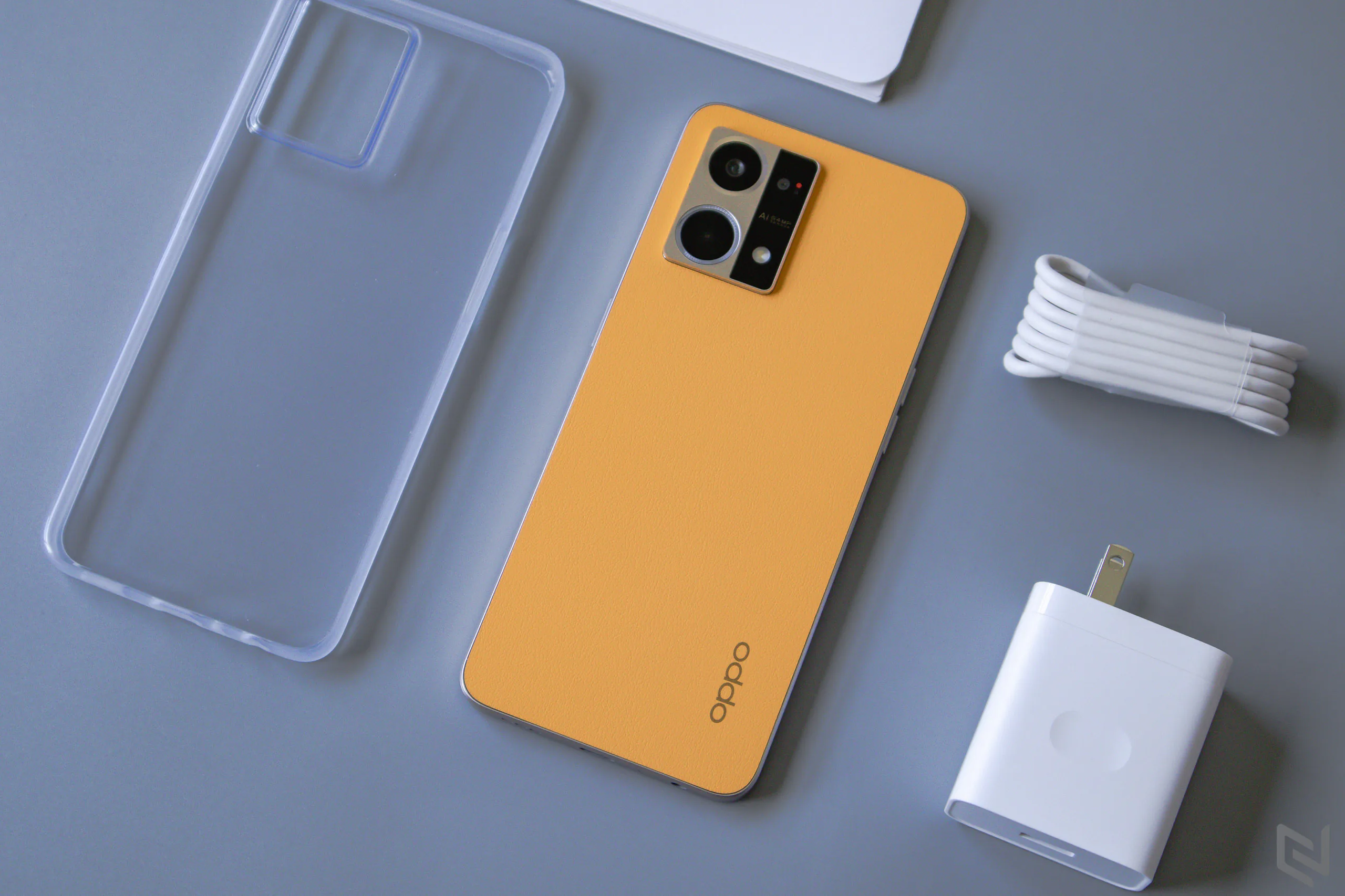 Trên tay OPPO Reno7 - Lựa chọn hợp lý cho mọi lứa tuổi với mức giá phải chăng