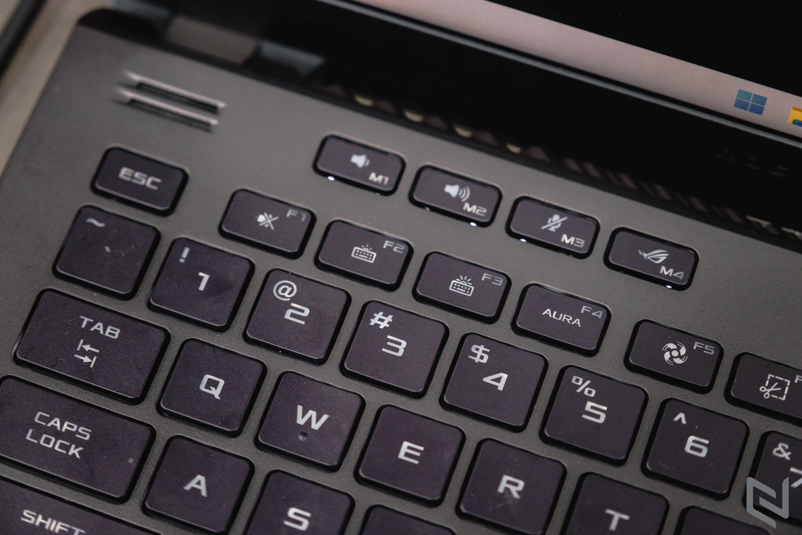 Trên tay ROG Zephyrus G14 2022: Nâng cấp AniMe Matrix, ROG Nebula Display, Mux Switch,...