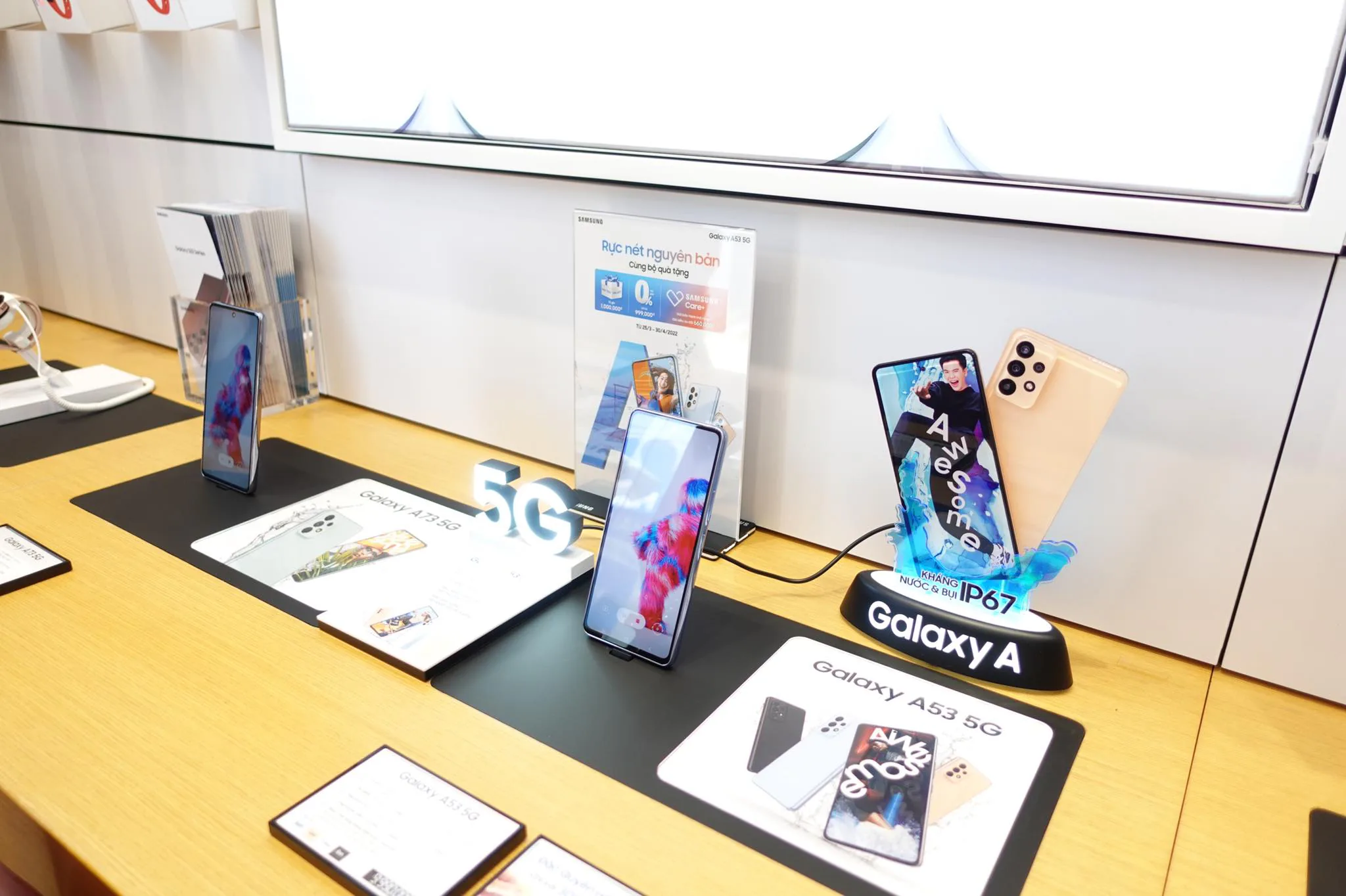 Samsung khai trương chuỗi cửa hàng ủy quyền cao cấp tại Việt Nam