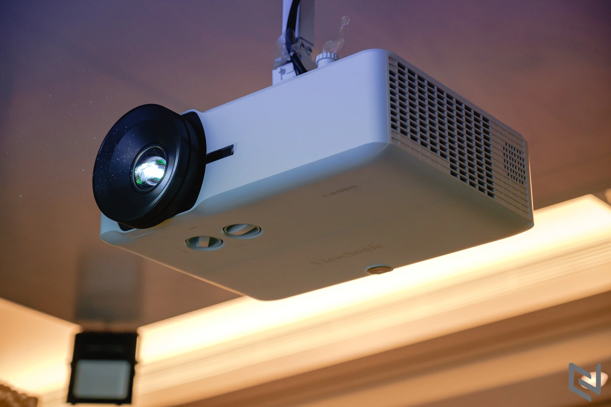 ViewSonic ra mắt dòng sản phẩm máy chiếu LED LS500 Series
