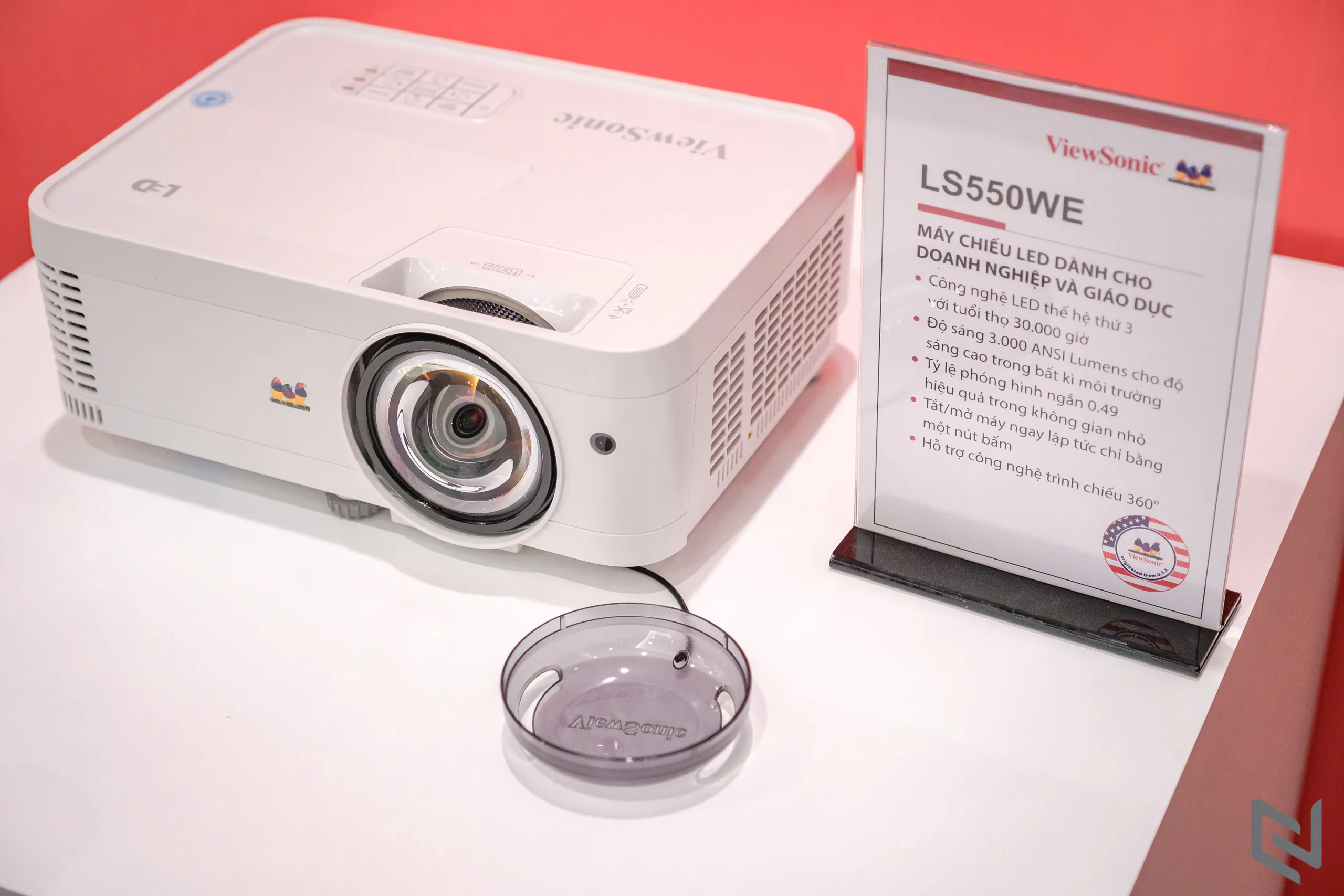 ViewSonic ra mắt dòng sản phẩm máy chiếu LED LS500 Series