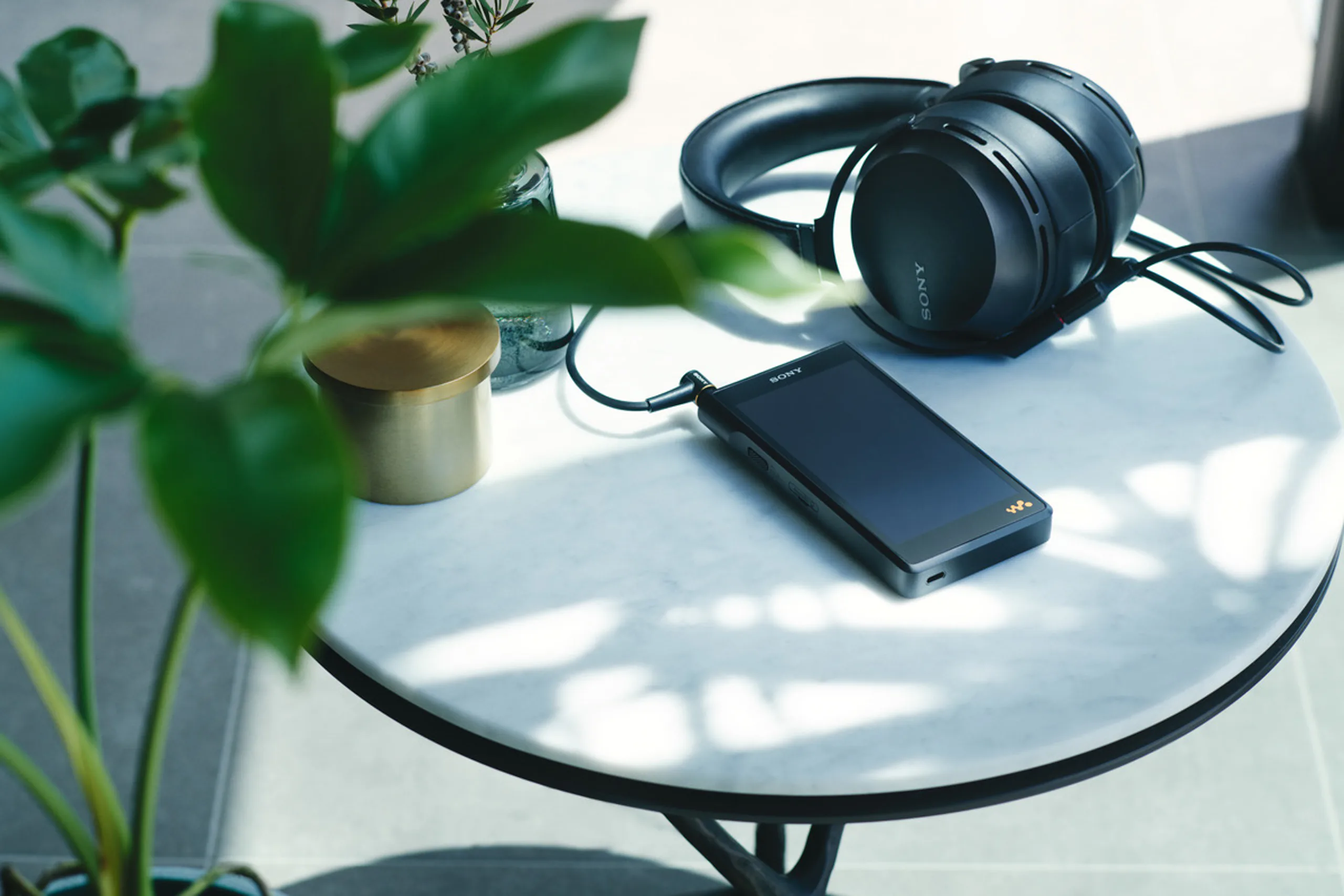 Bước vào kỷ nguyên âm thanh mới cùng 2 máy nghe nhạc từ Sony Walkman NW-WM1ZM2 và NW-WM1AM2