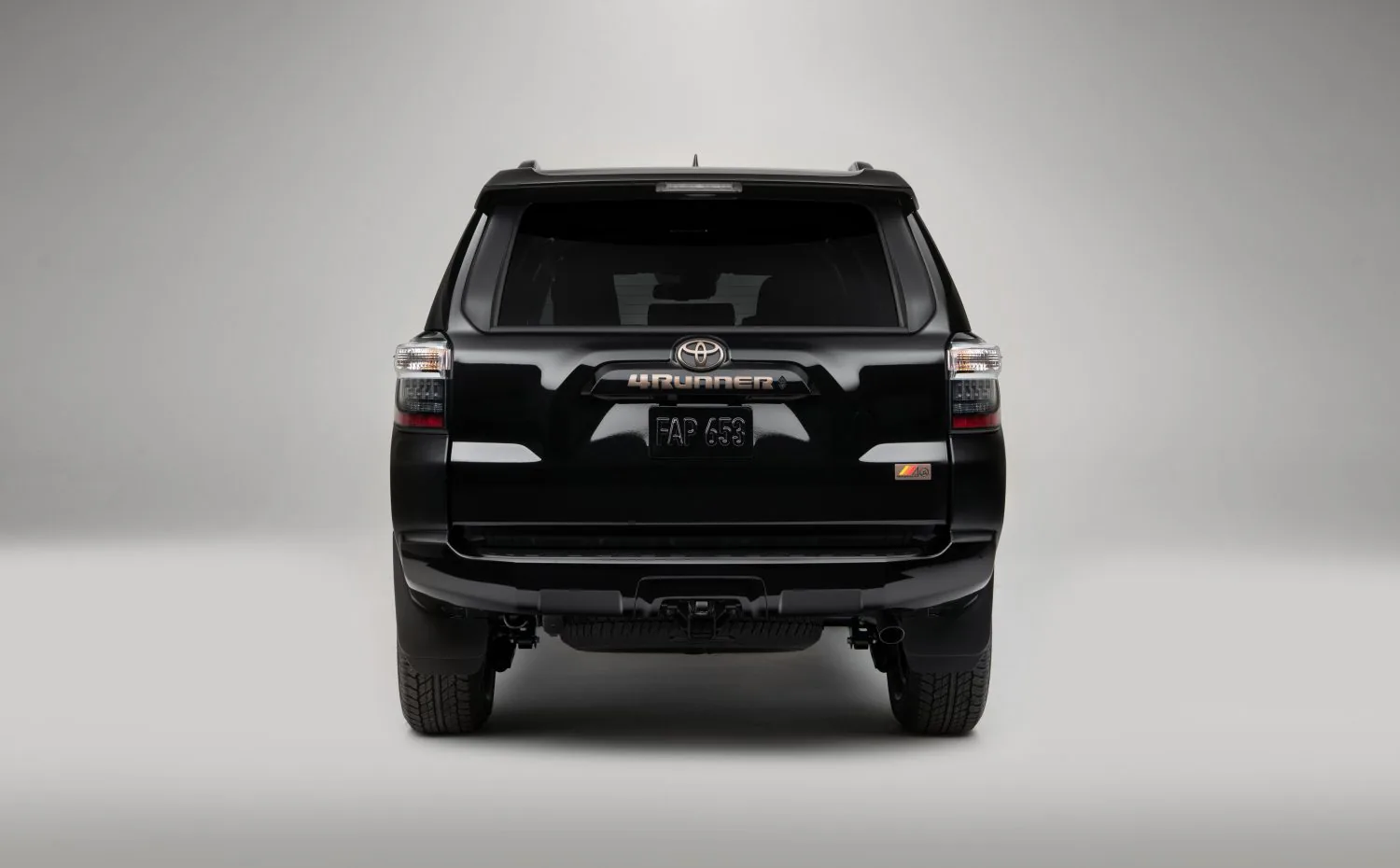 Toyota ra mắt mẫu 4Runner phiên bản kỷ niệm 40 năm hoài cổ và giới hạn chỉ 4,040 chiếc