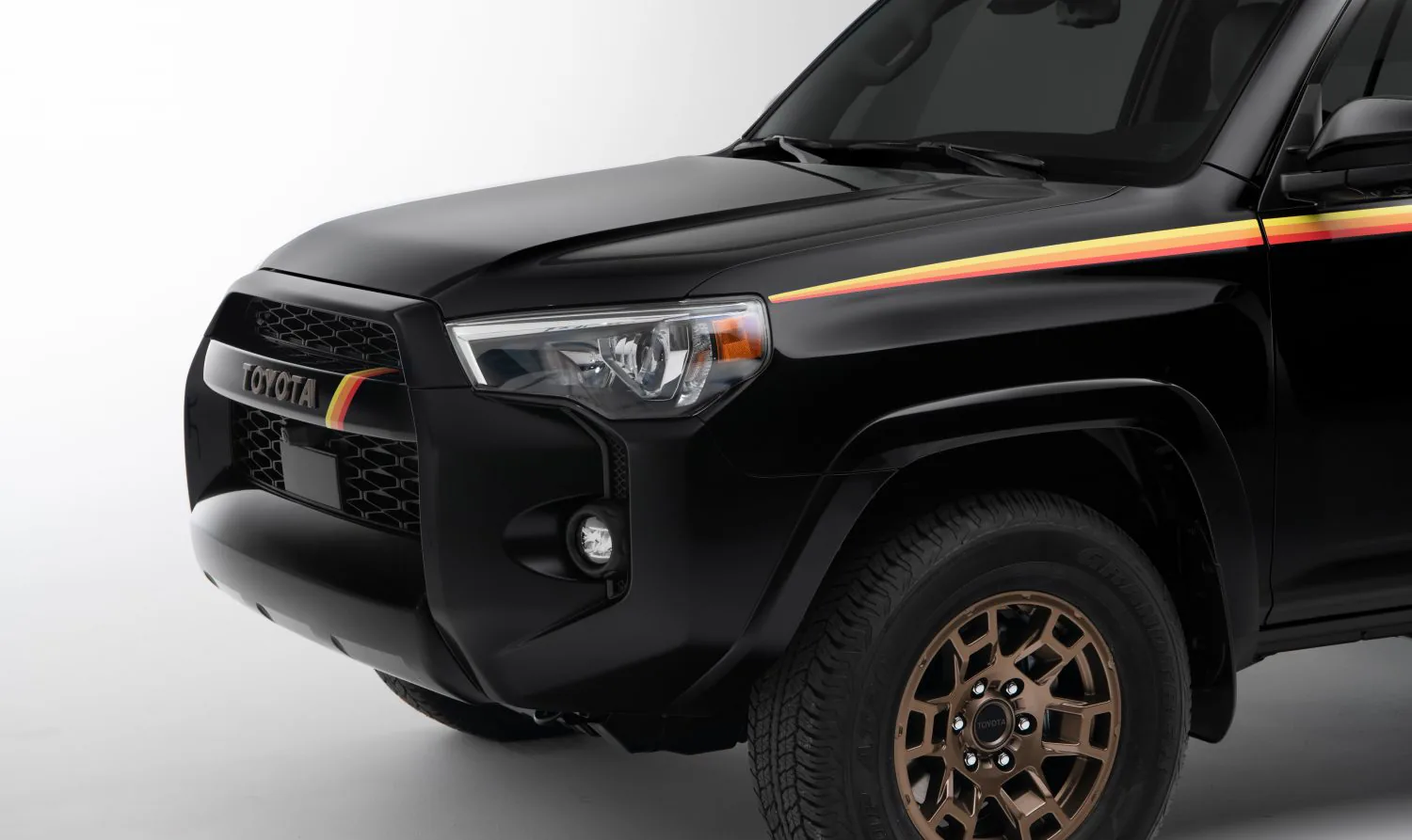 Toyota ra mắt mẫu 4Runner phiên bản kỷ niệm 40 năm hoài cổ và giới hạn chỉ 4,040 chiếc