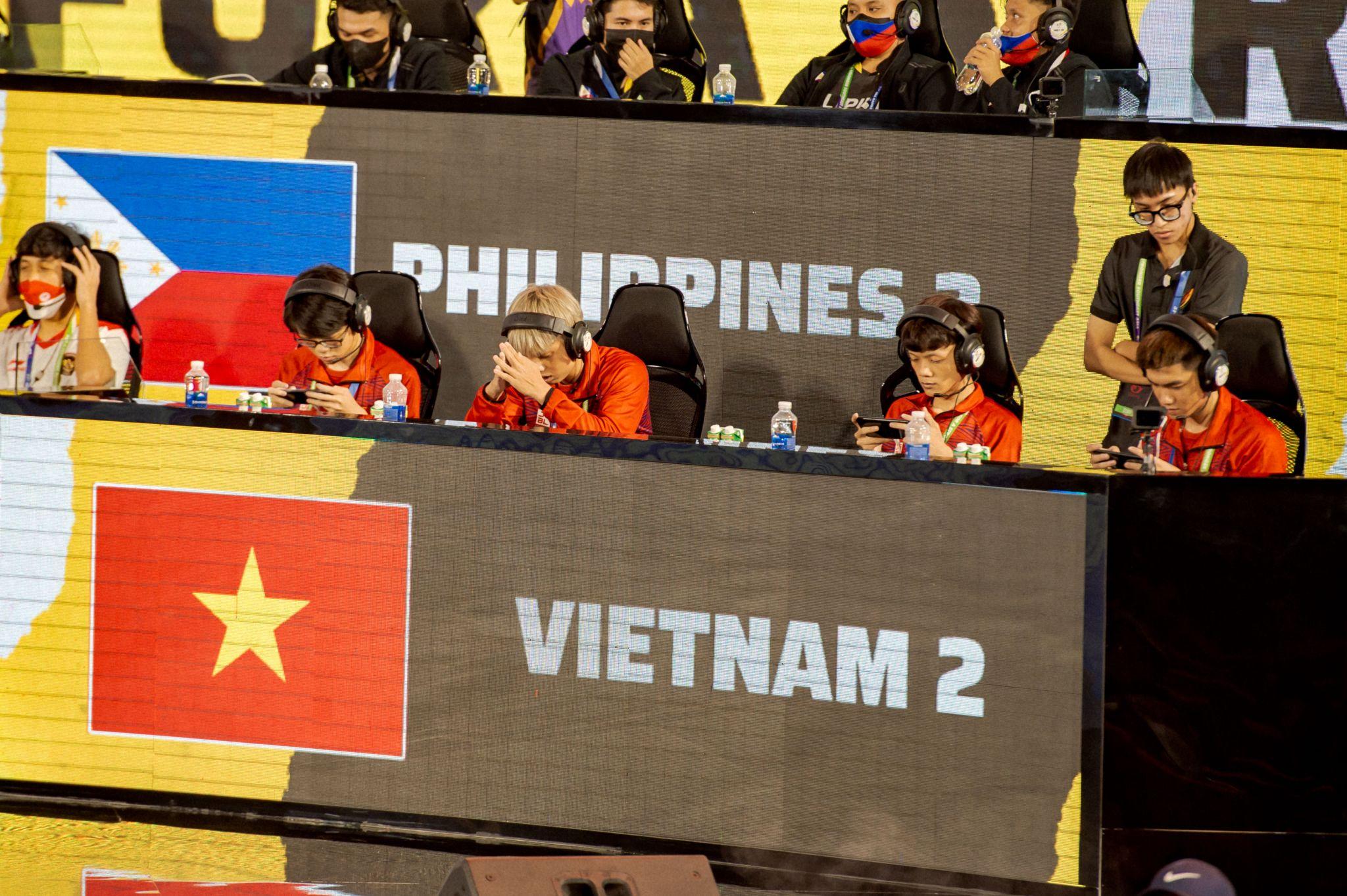 Tổng kết trận chung kết ngày 2 nội dung Free Fire tại SEA Games 31, có chút tiếc nuối nhưng cả hai tuyển Việt Nam đều giành chiến thắng "Booyah!" một trận