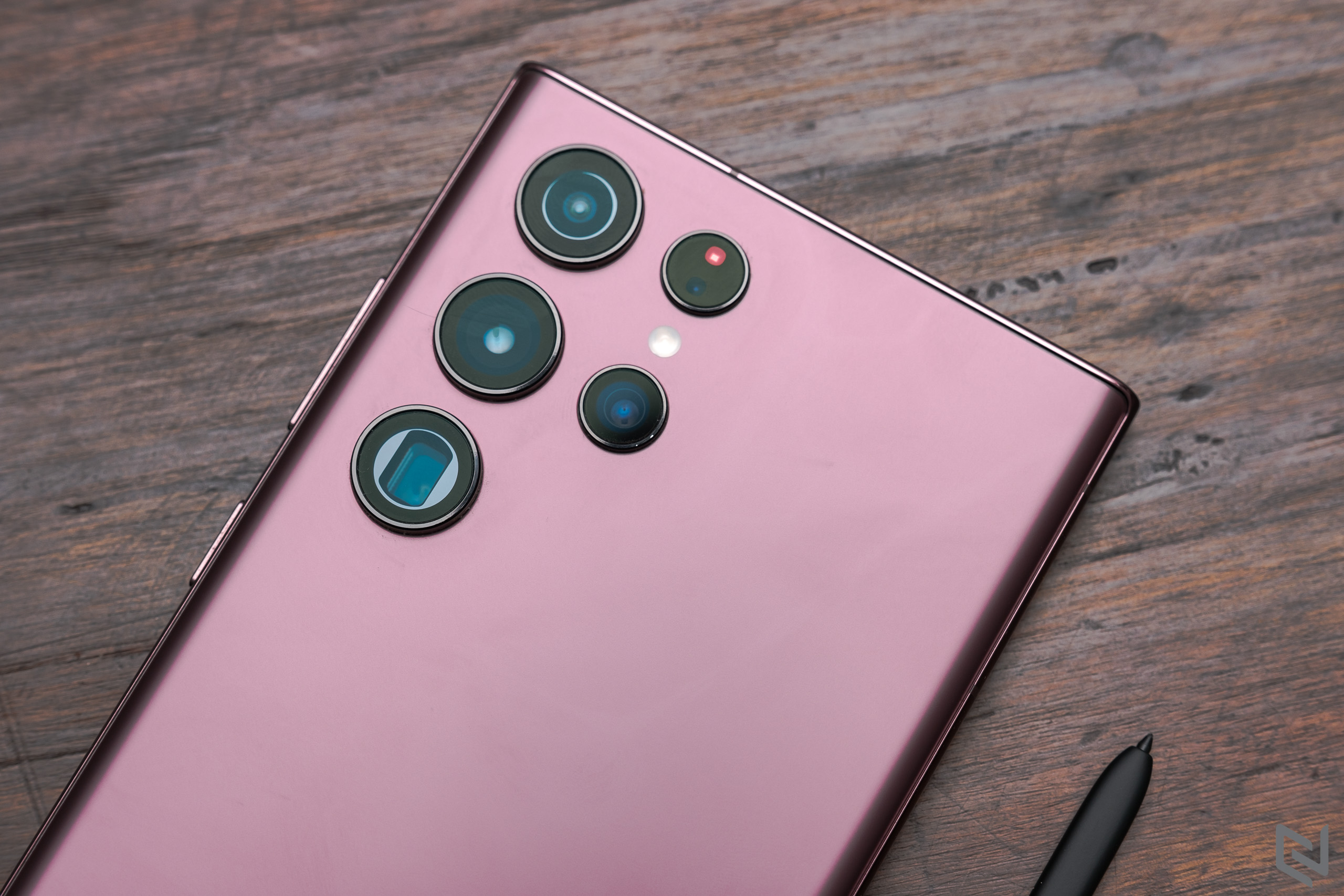 Thế hệ tiền nhiệm Galaxy S23 Ultra là smartphone có camera và hiệu năng tốt nhất trong tầm giá 15-20 triệu đồng
