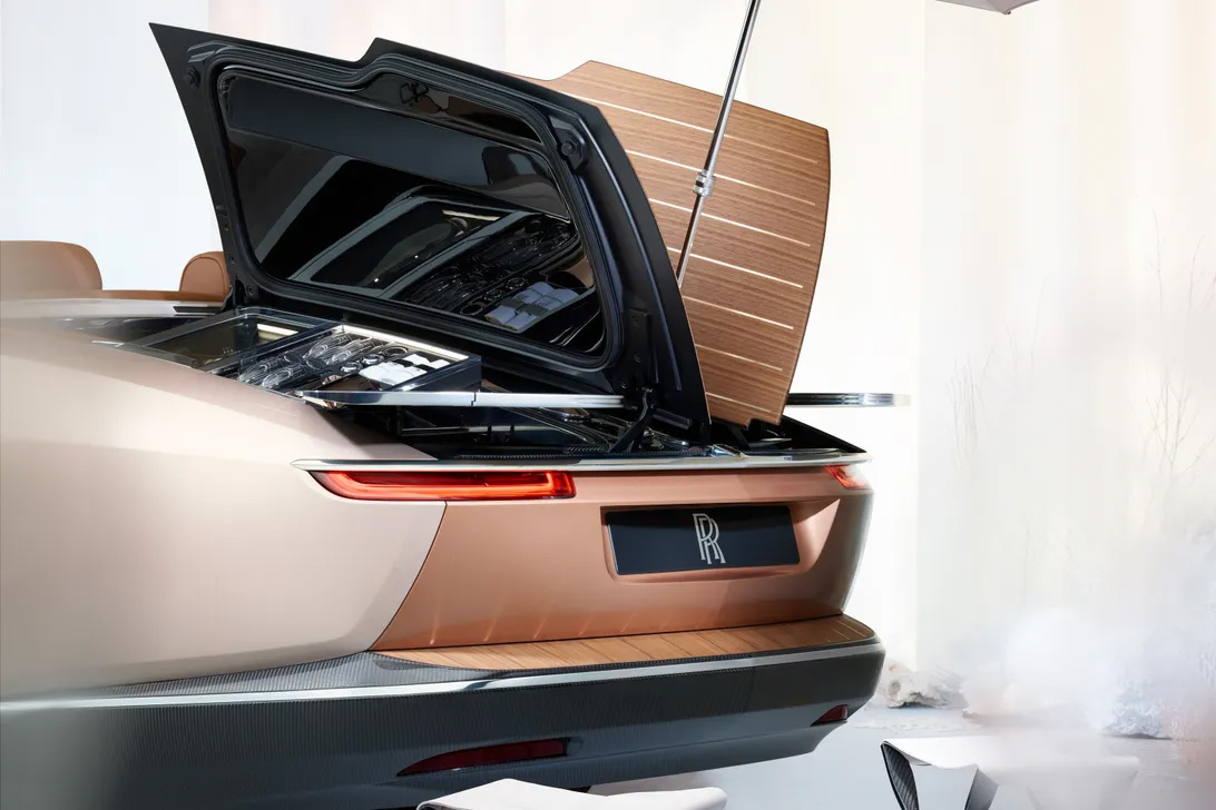 Rolls-Royce ra mắt siêu phẩm Boat Tail chiếc thứ hai giá 28 triệu USD