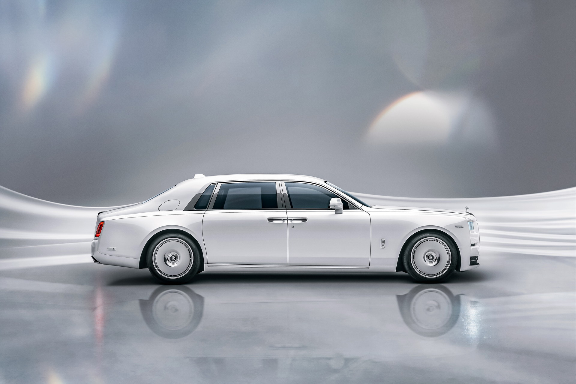 Rolls Royce Phantom Limousine  Comfort Avenue