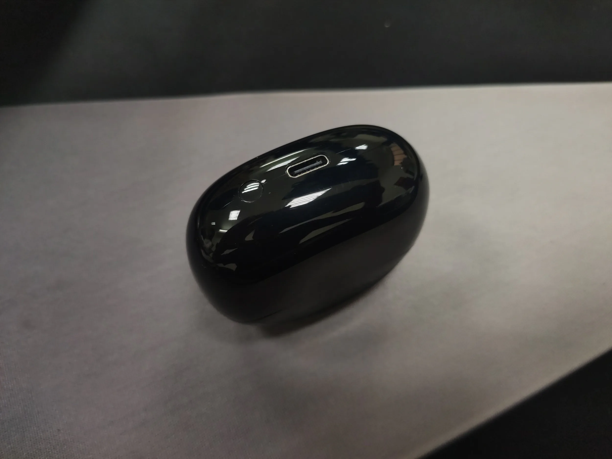 Anker ra mắt tai nghe Soundcore R100, tai nghe true wireless bình dân