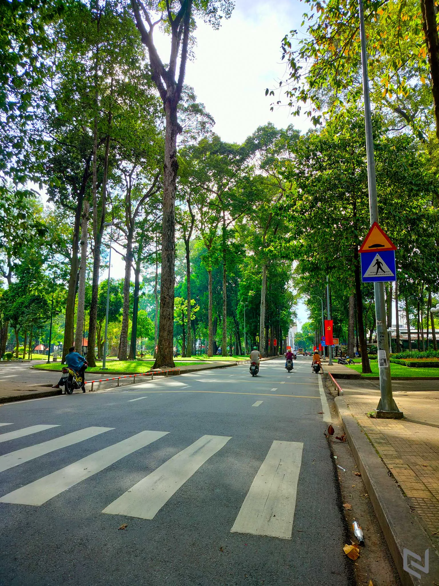 “Tân binh” nhiếp ảnh realme 9: Thiết kế Hologram độc đáo, màn hình 90Hz, camera ProLight 108MP và cảm biến đầu tiên trên thế giới ISOCELL HM6 của Samsung - Thêm lựa chọn cho smartphone tầm trung