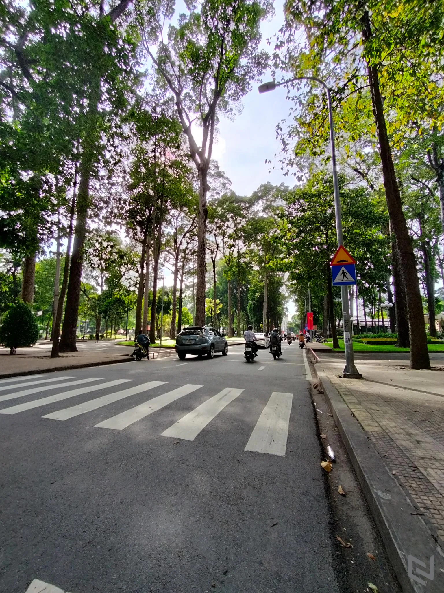 “Tân binh” nhiếp ảnh realme 9: Thiết kế Hologram độc đáo, màn hình 90Hz, camera ProLight 108MP và cảm biến đầu tiên trên thế giới ISOCELL HM6 của Samsung - Thêm lựa chọn cho smartphone tầm trung
