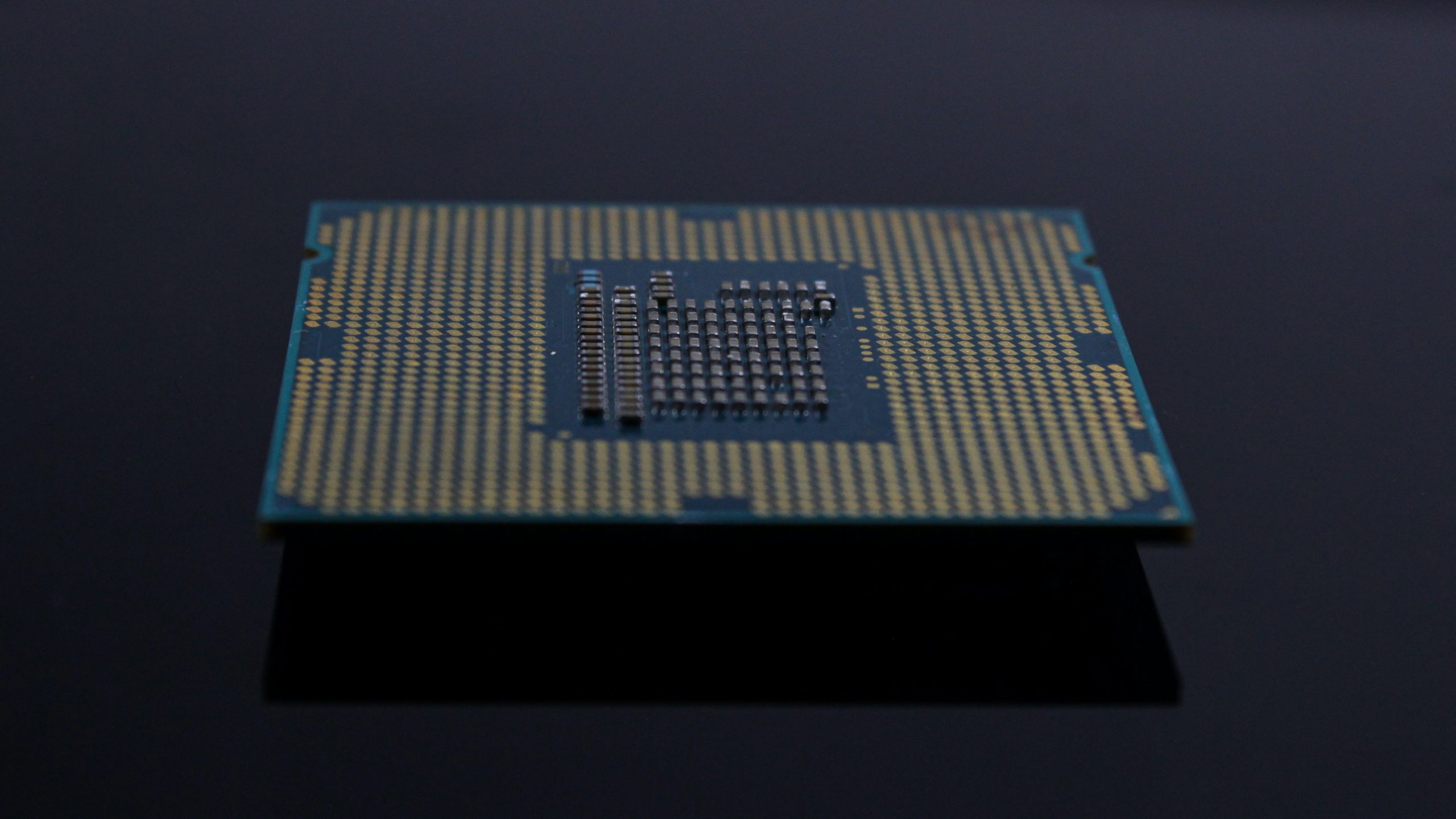CEO Intel tin rằng tình trạng thiếu hụt chip sẽ còn kéo dài đến tận 2024