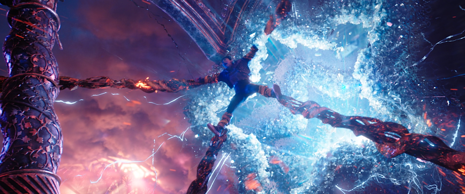 Đánh giá Doctor Strange 2: Siêu phẩm truyện tranh hoành tráng được Marvel đưa lên phim một cách mãn nhãn