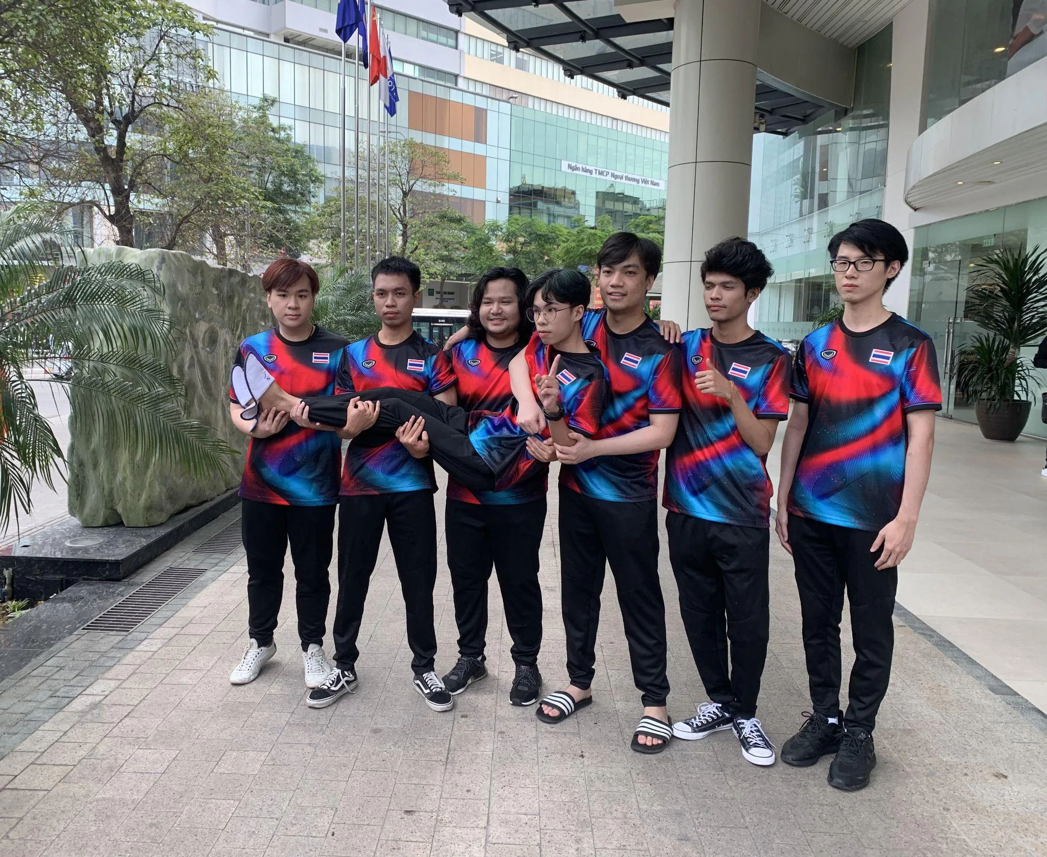 Đội tuyển Liên Minh Huyền Thoại Việt Nam đã có mặt tại Hà Nội, được dự đoán Huy chương Vàng cầm chắc trong tay