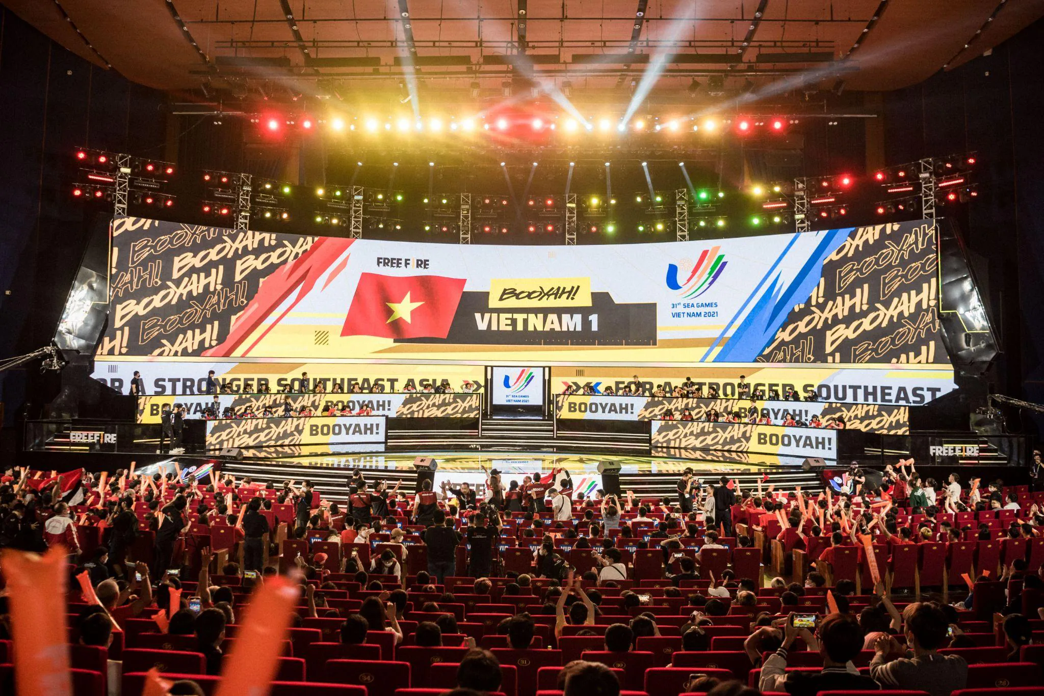 Tổng kết trận chung kết ngày 2 nội dung Free Fire tại SEA Games 31, có chút tiếc nuối nhưng cả hai tuyển Việt Nam đều giành chiến thắng "Booyah!" một trận