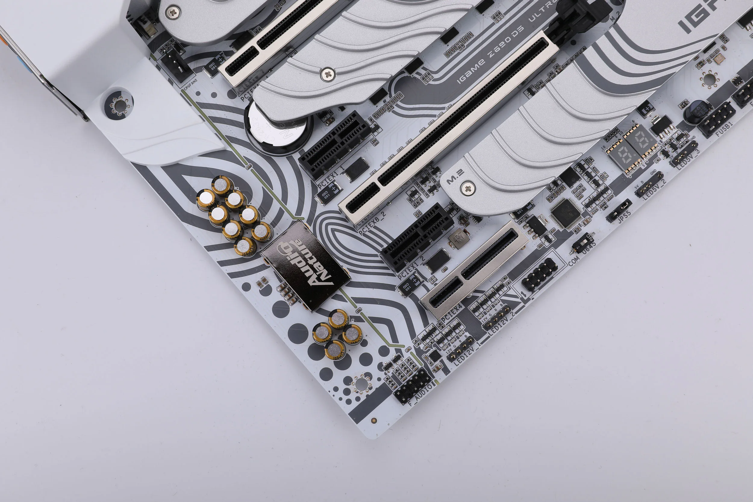 COLORFUL giới thiệu bo mạch chủ iGame Z690D5 Ultra dành cho bộ xử lý Intel Core thế hệ thứ 12