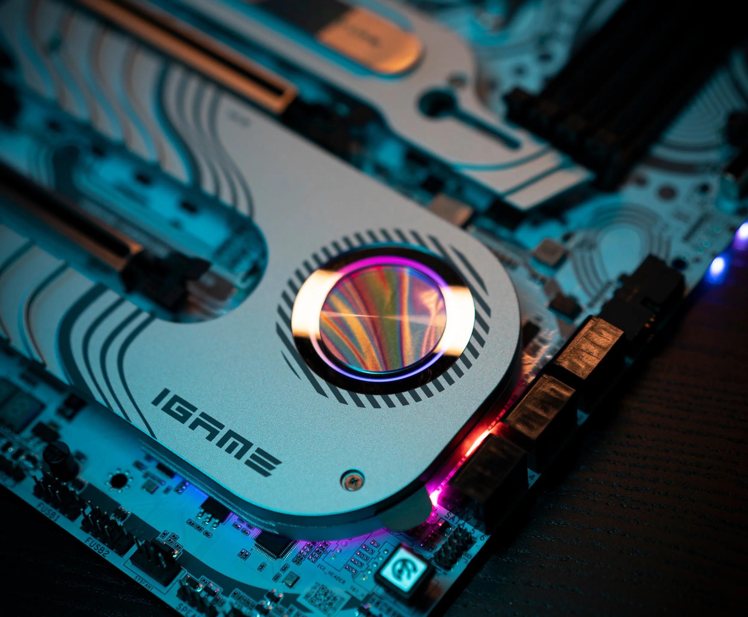 COLORFUL giới thiệu bo mạch chủ iGame Z690D5 Ultra dành cho bộ xử lý Intel Core thế hệ thứ 12