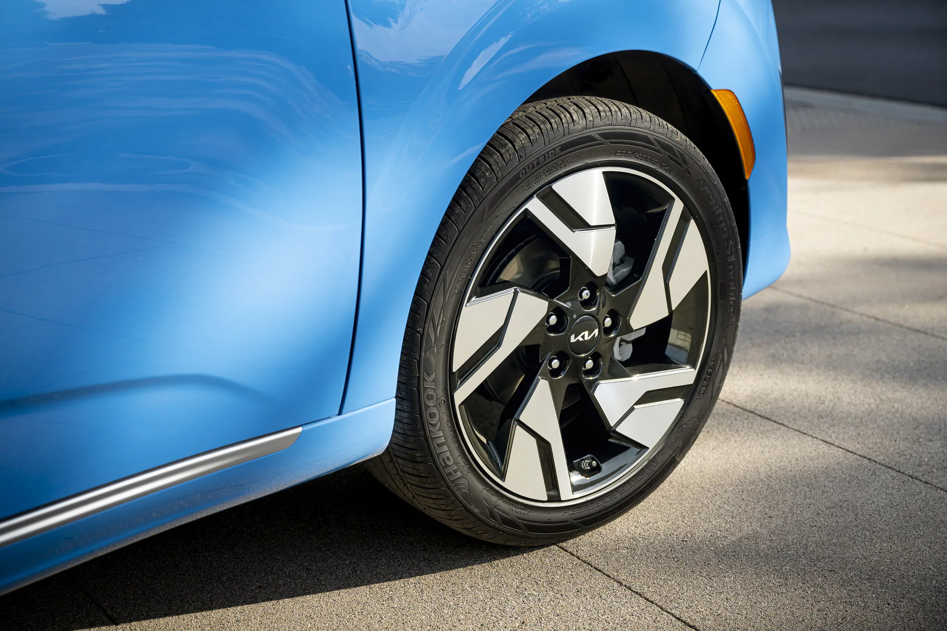 Kia Soul 2023 ra mắt với thiết kế cá tính, màn hình 10.25-inch và ngập tràn trang bị tiện nghi